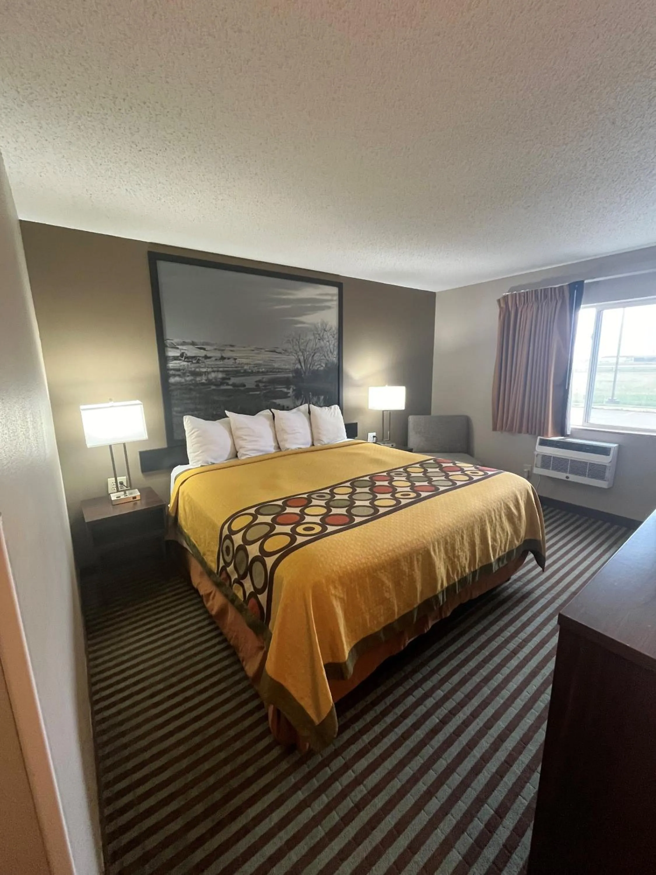 King Room - Non-Smoking in Super 8 by Wyndham Lexington