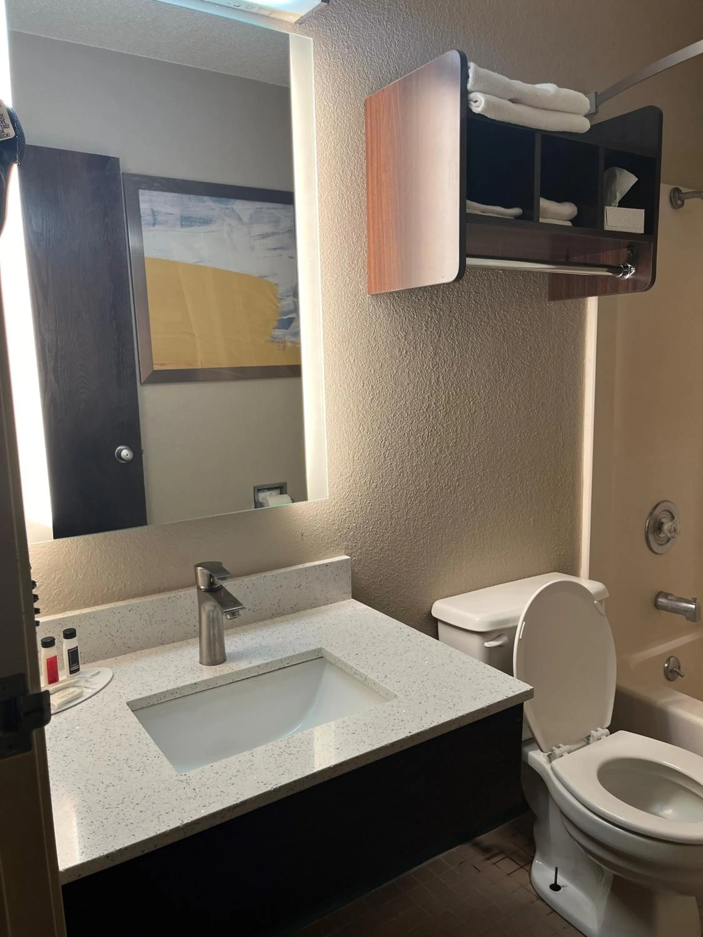 1 King Bed, Studio Suite, Non-Smoking in Super 8 by Wyndham Lexington