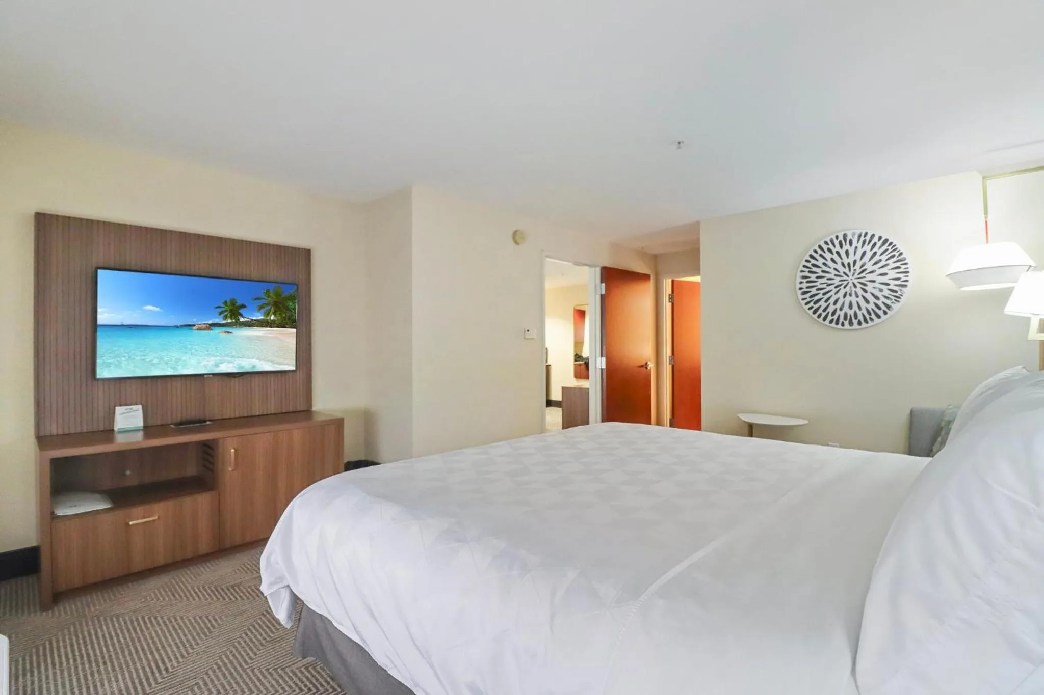 King Suite with Hearing Accessibility - Non-Smoking in Holiday Inn Quincy by IHG