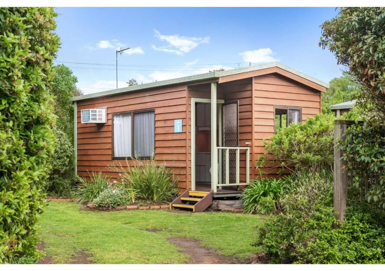 Budget Studio Cabin - Sleeps 2 in Discovery Parks - Warrnambool