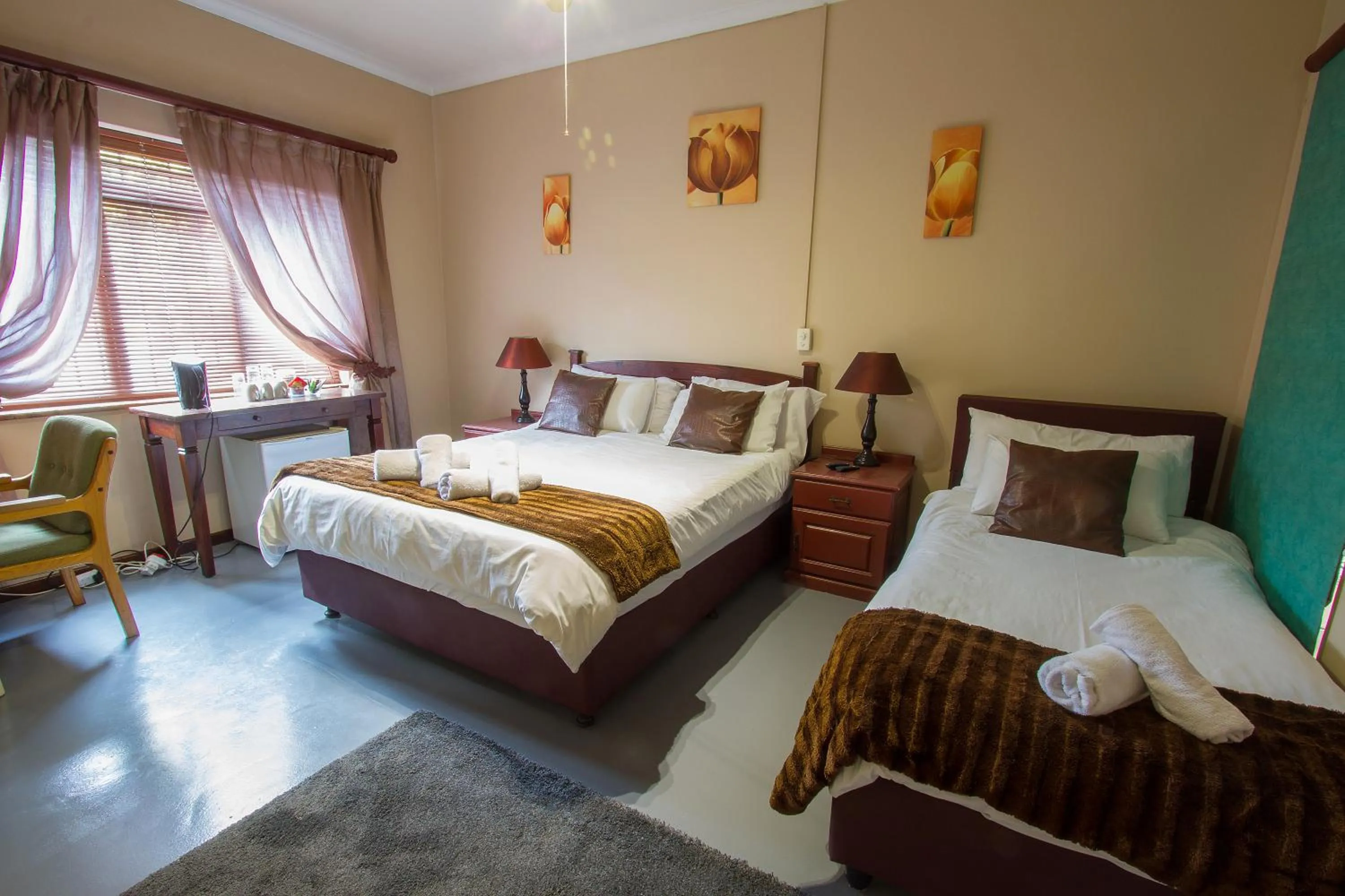 Comfort Triple Room with Shower in Ramasibi Guest Services