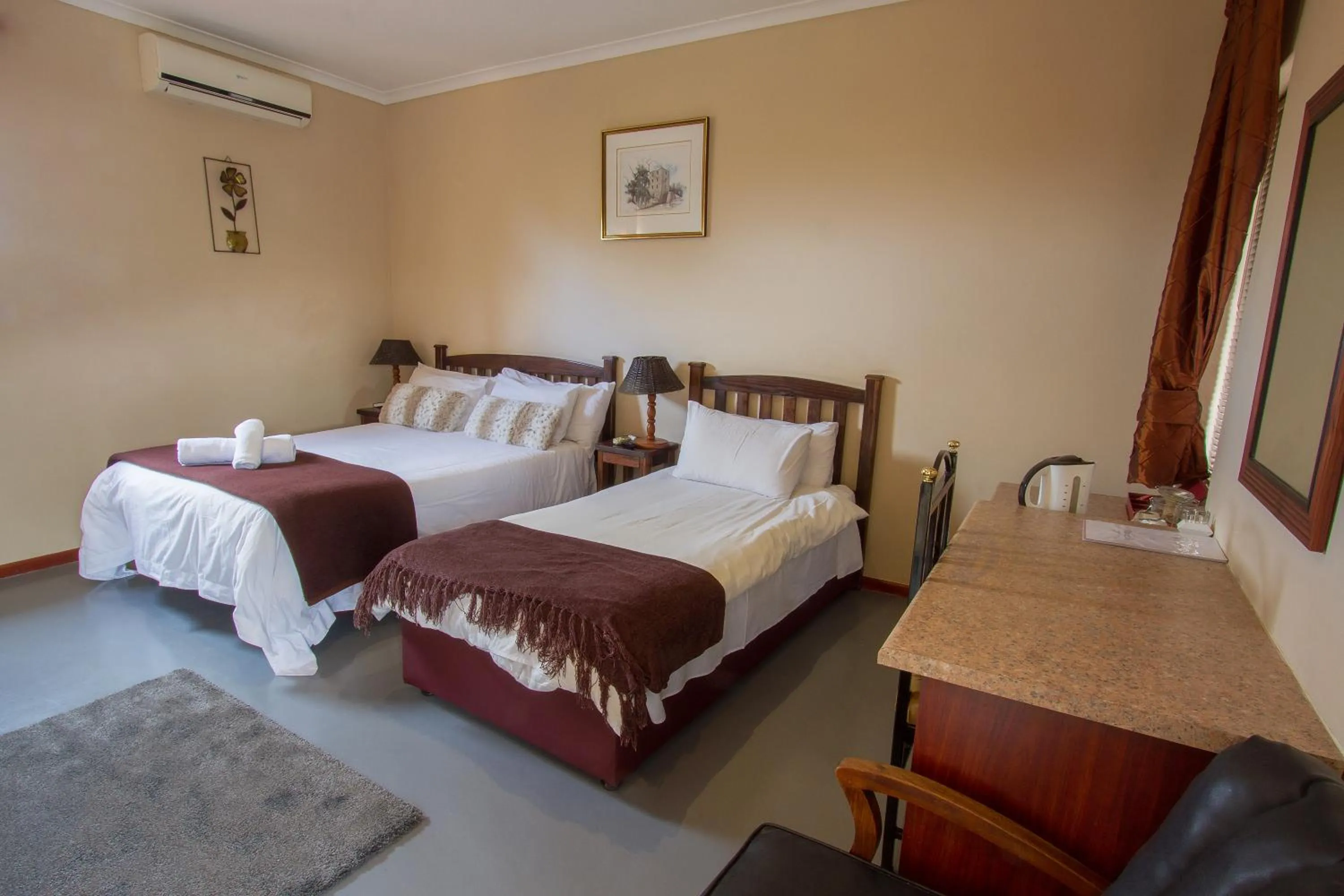 Basic Triple Room in Ramasibi Guest Services