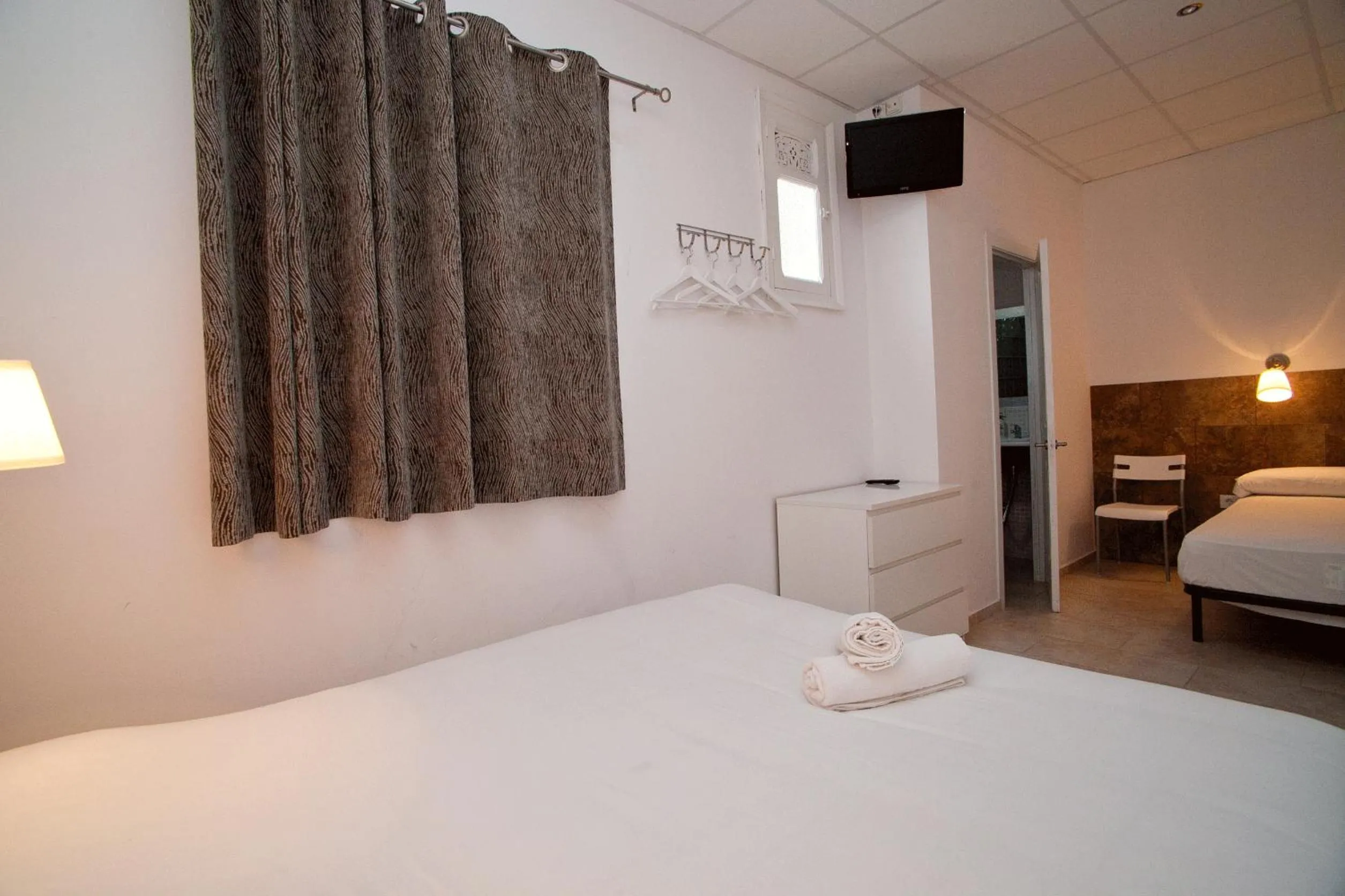 Economy Triple Room in Hostal Martinval