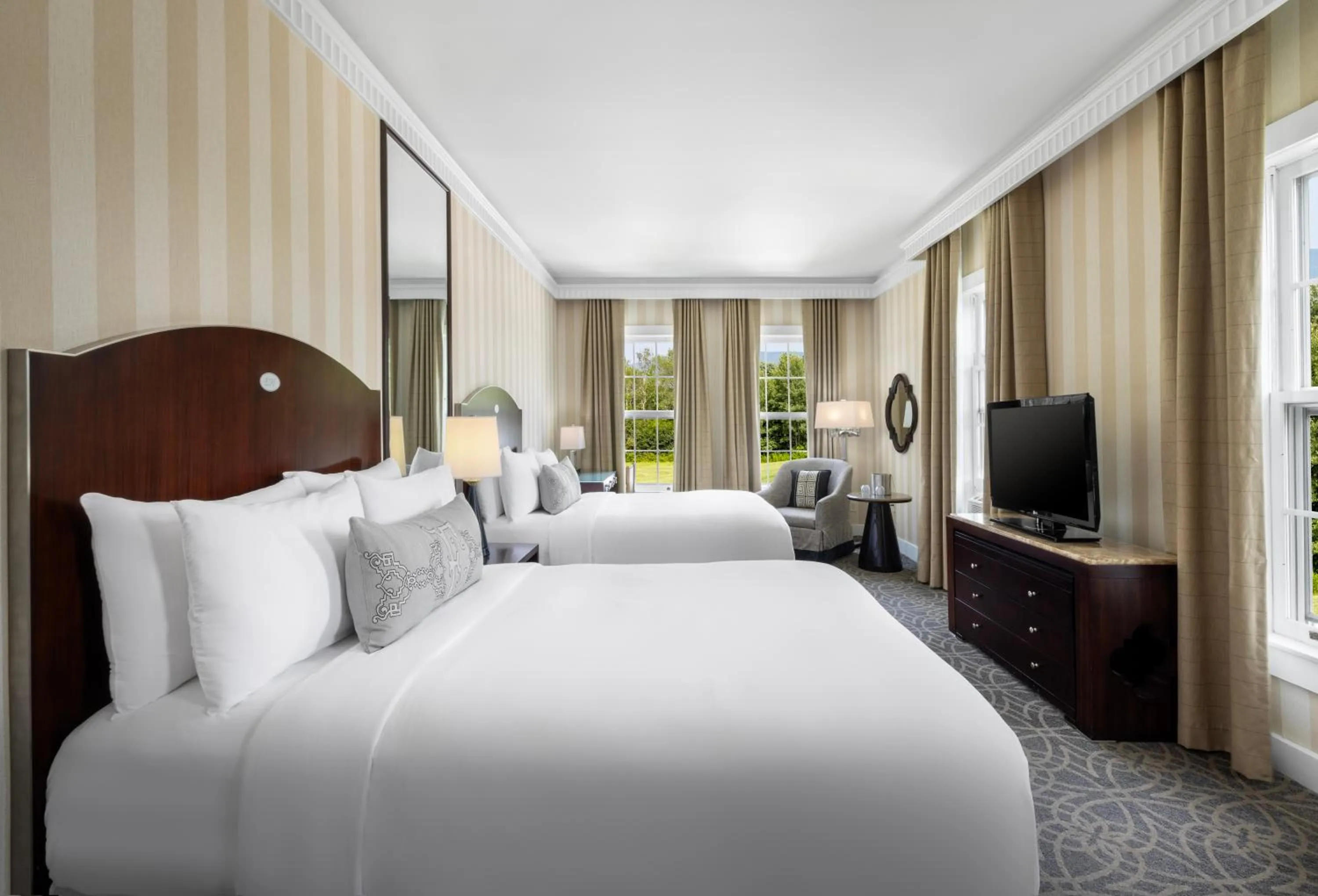 Mountain View Accessible 2 Queen with Roll In Shower (Main Resort)  in The Equinox Golf Resort & Spa