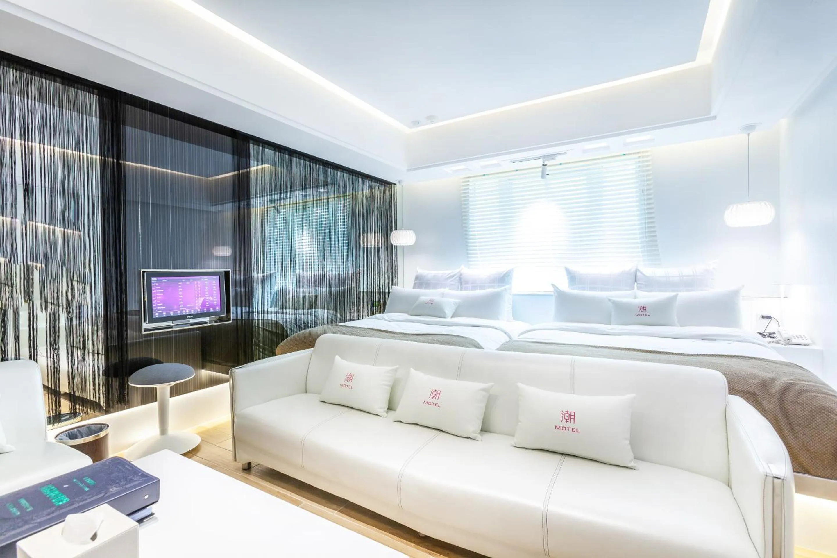 Luxury Quadruple Room with Karaoke Facilities in Chao Motel