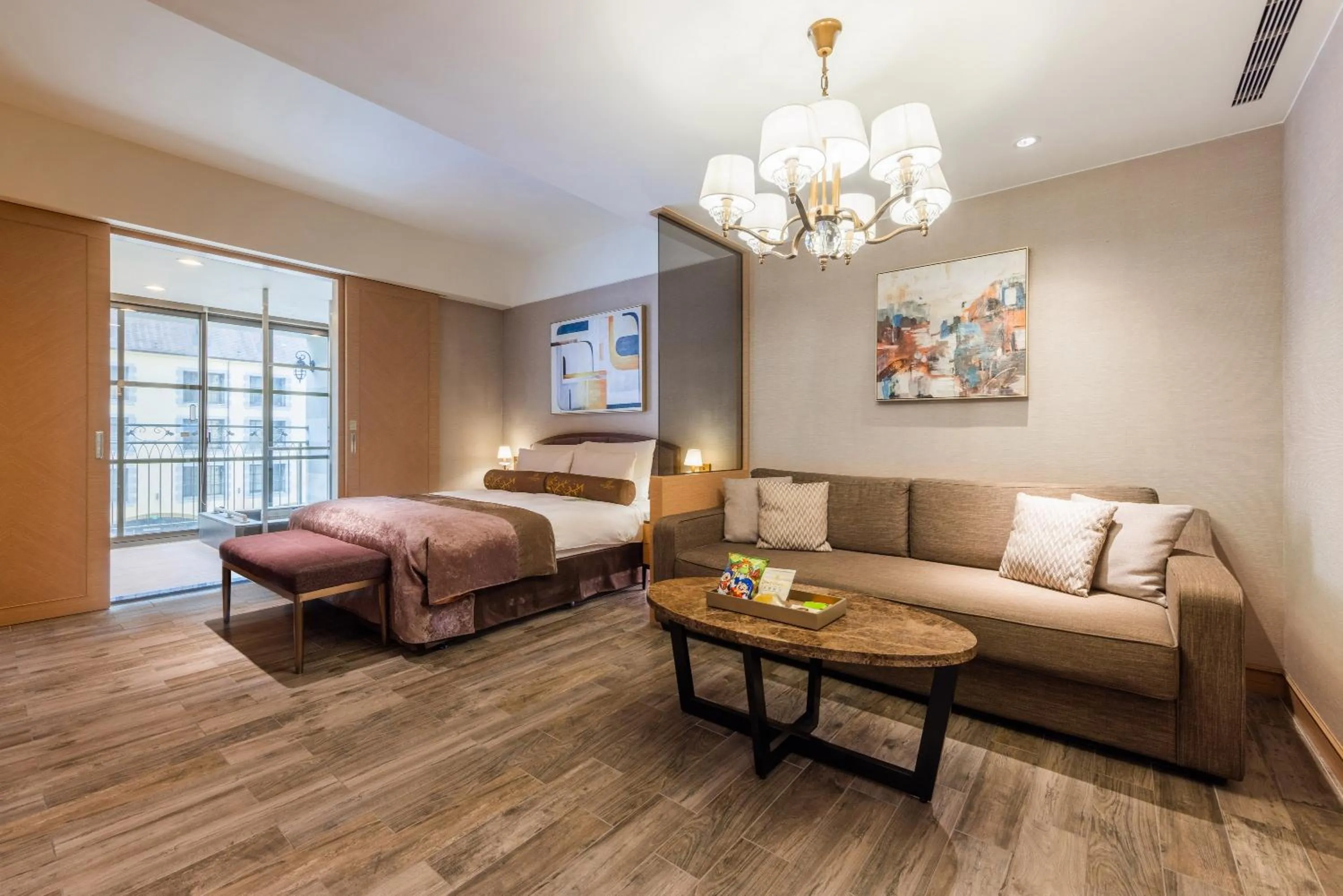 Castle Superior Double Room in Grand Cosmos Resort Ruisui Hualien