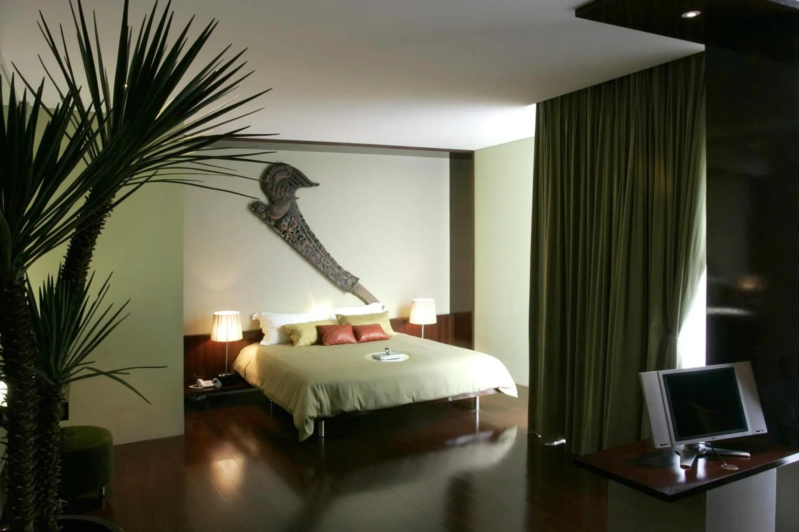 Inner Courtyard Suite in Kemang Icon