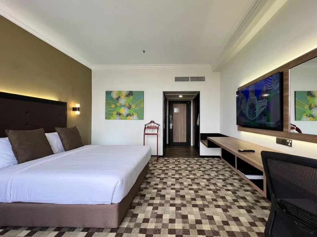 Premier King Room in Impiana Hotel Ipoh