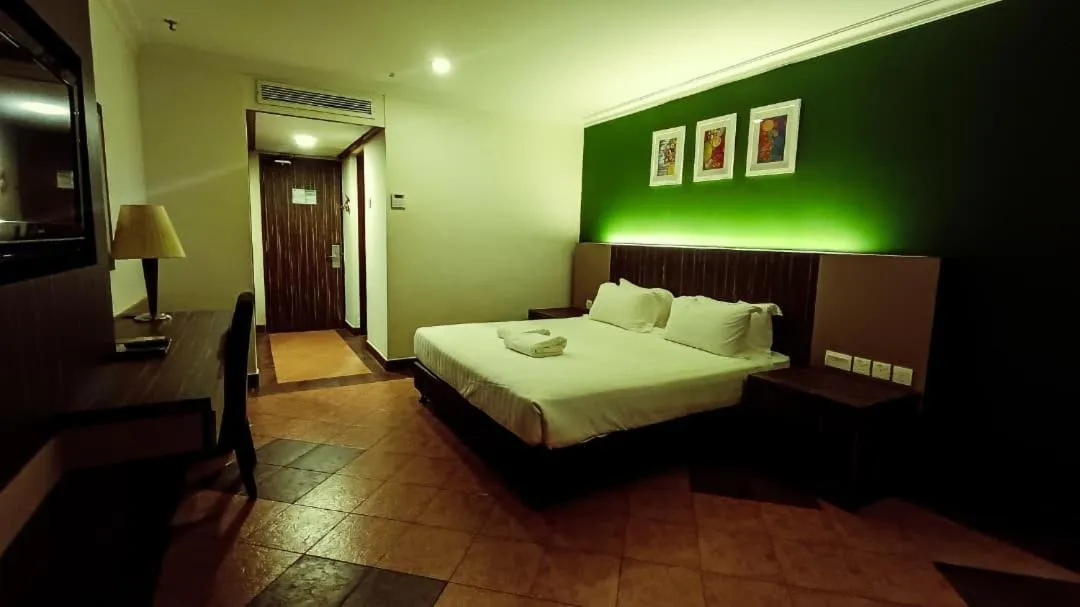 Deluxe Double or Twin Room in De Rhu Beach Resort