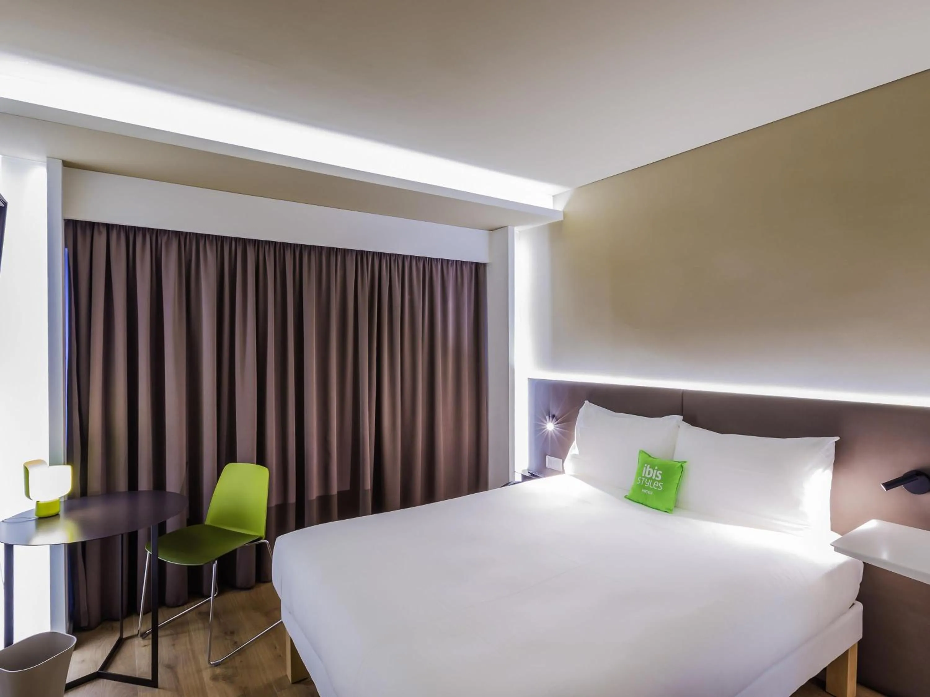 Standard Queen Room in Ibis Styles Lisboa Centro Marquês de Pombal