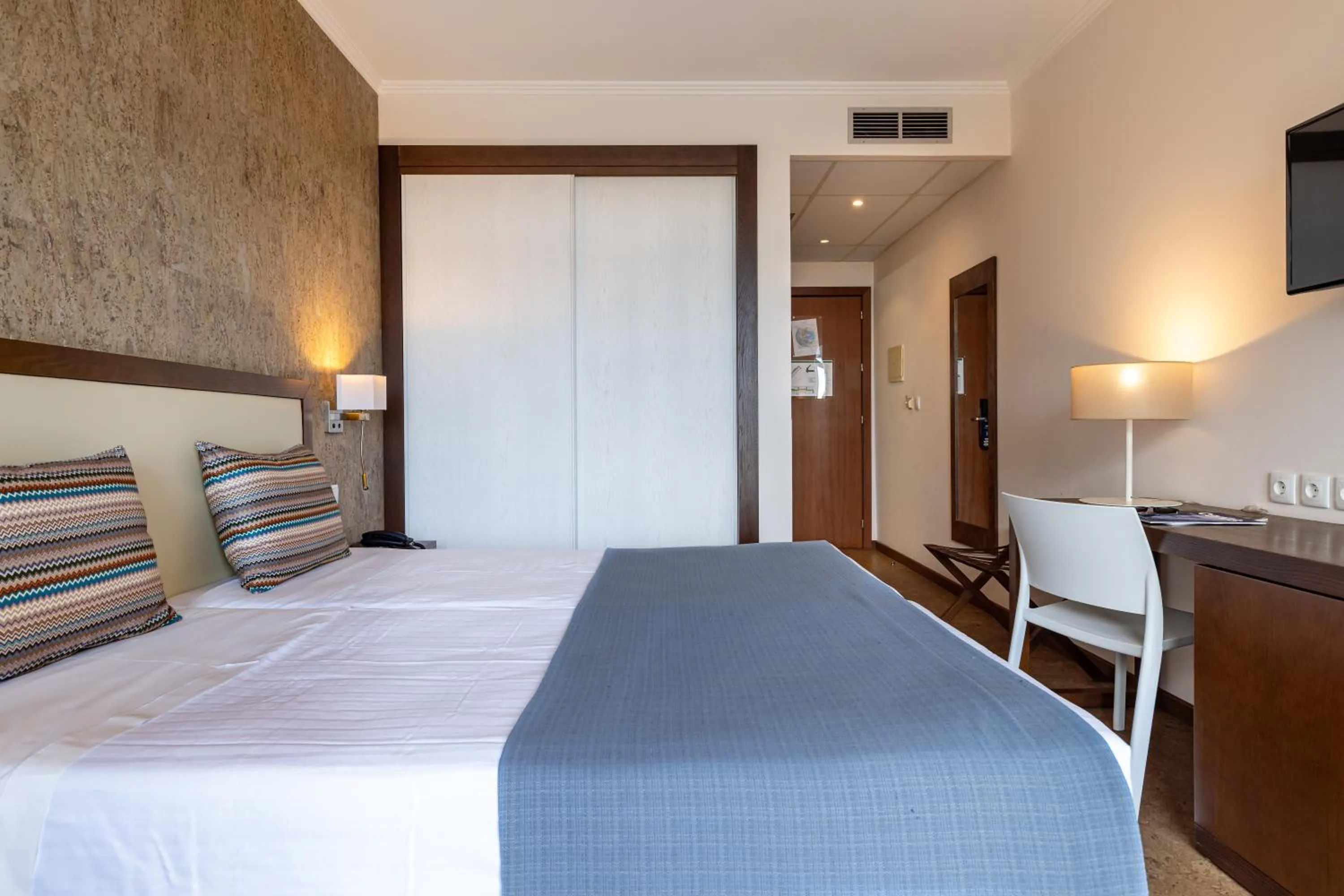 Twin Room with Pool View - single occupancy in VILA PARK Nature & Business Hotel