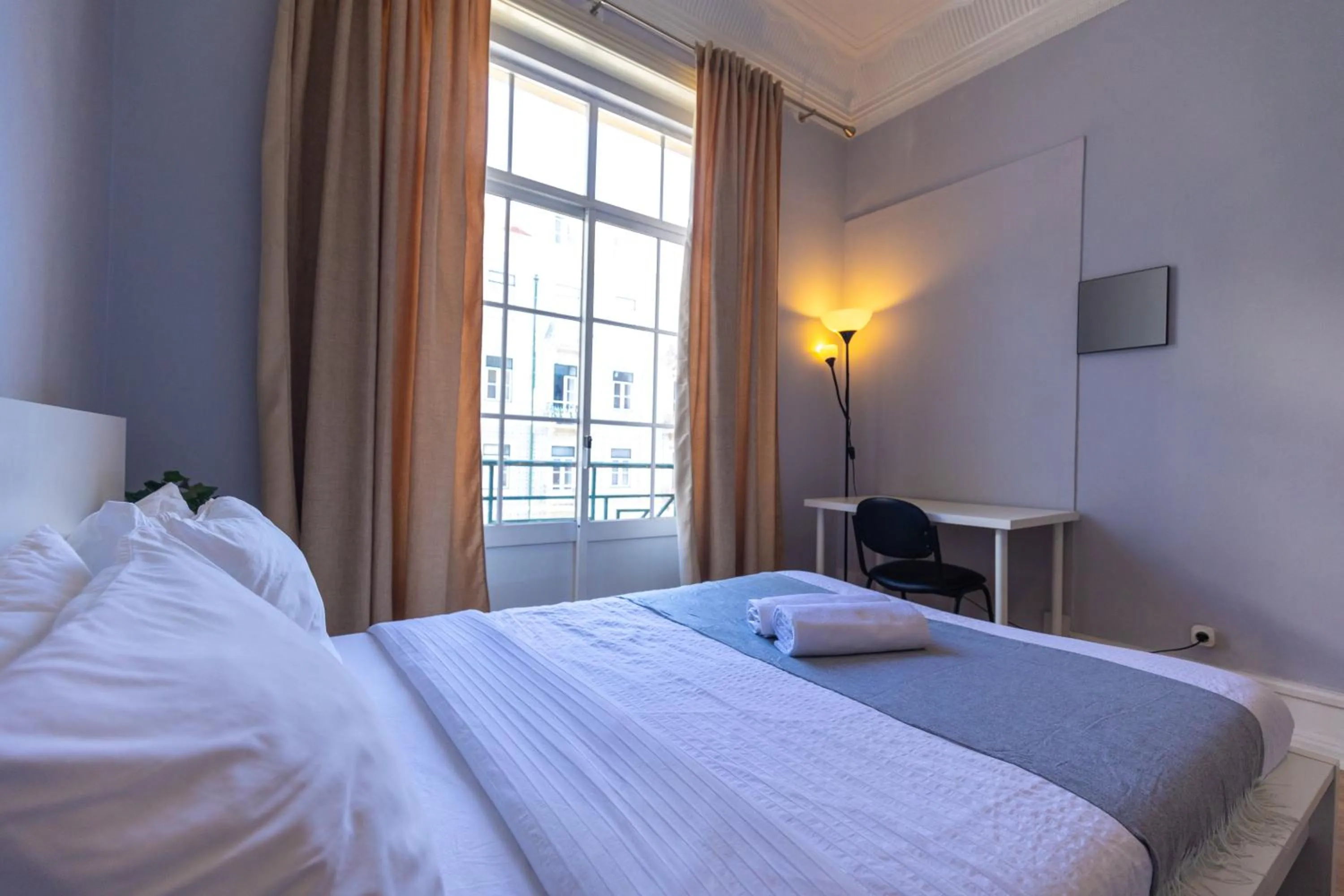 Double Room with Balcony and Shared Bathroom - single occupancy in The Delight Hostel