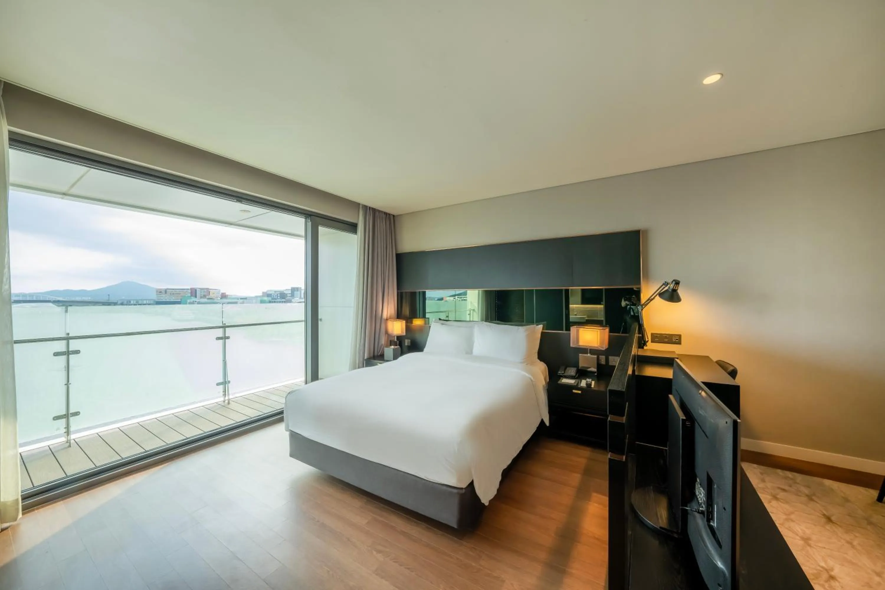 Marina Suite Double Room + Swimming Pool in Hotel Marinabay Seoul