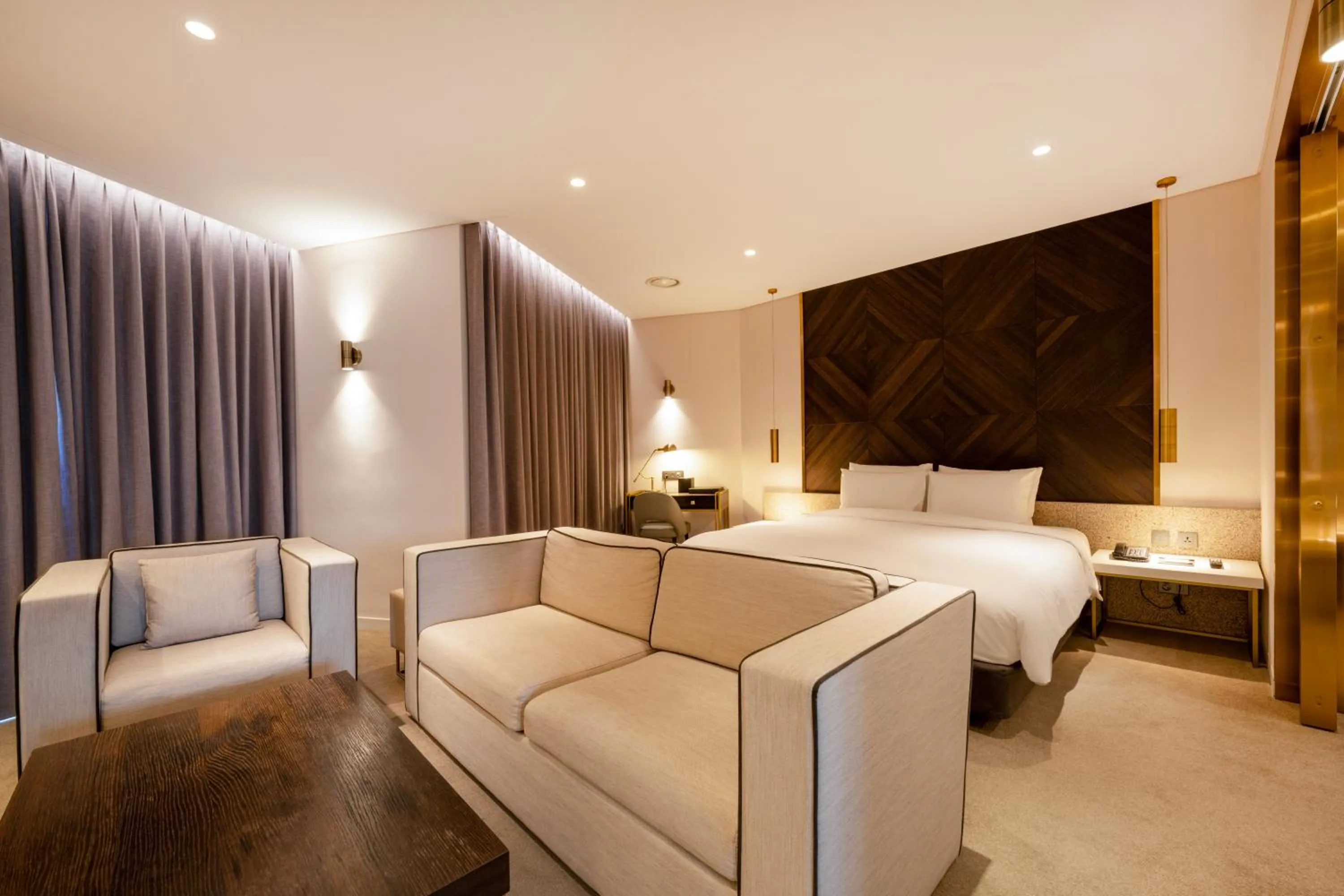 Junior Suite Double Room + Swimming Pool in Hotel Marinabay Seoul