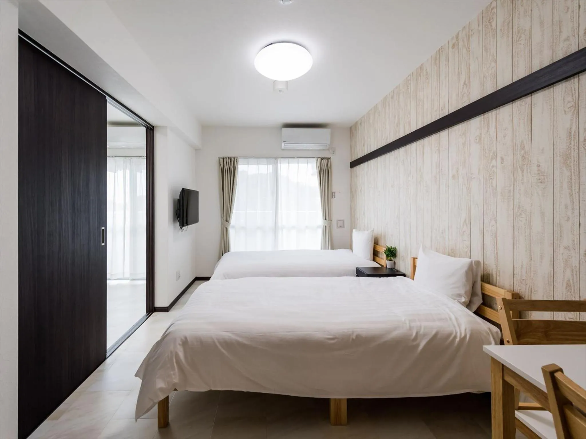 Twin Room B - single occupancy in Hotel Tomas Nago