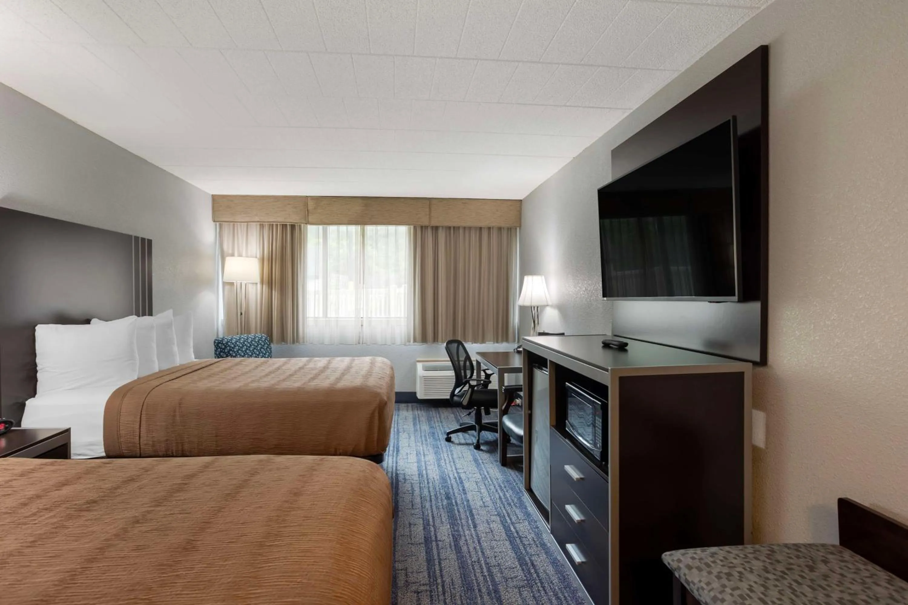 Queen Room with Two Queen Beds - Non-Smoking in Best Western Plus Reading Inn & Suites