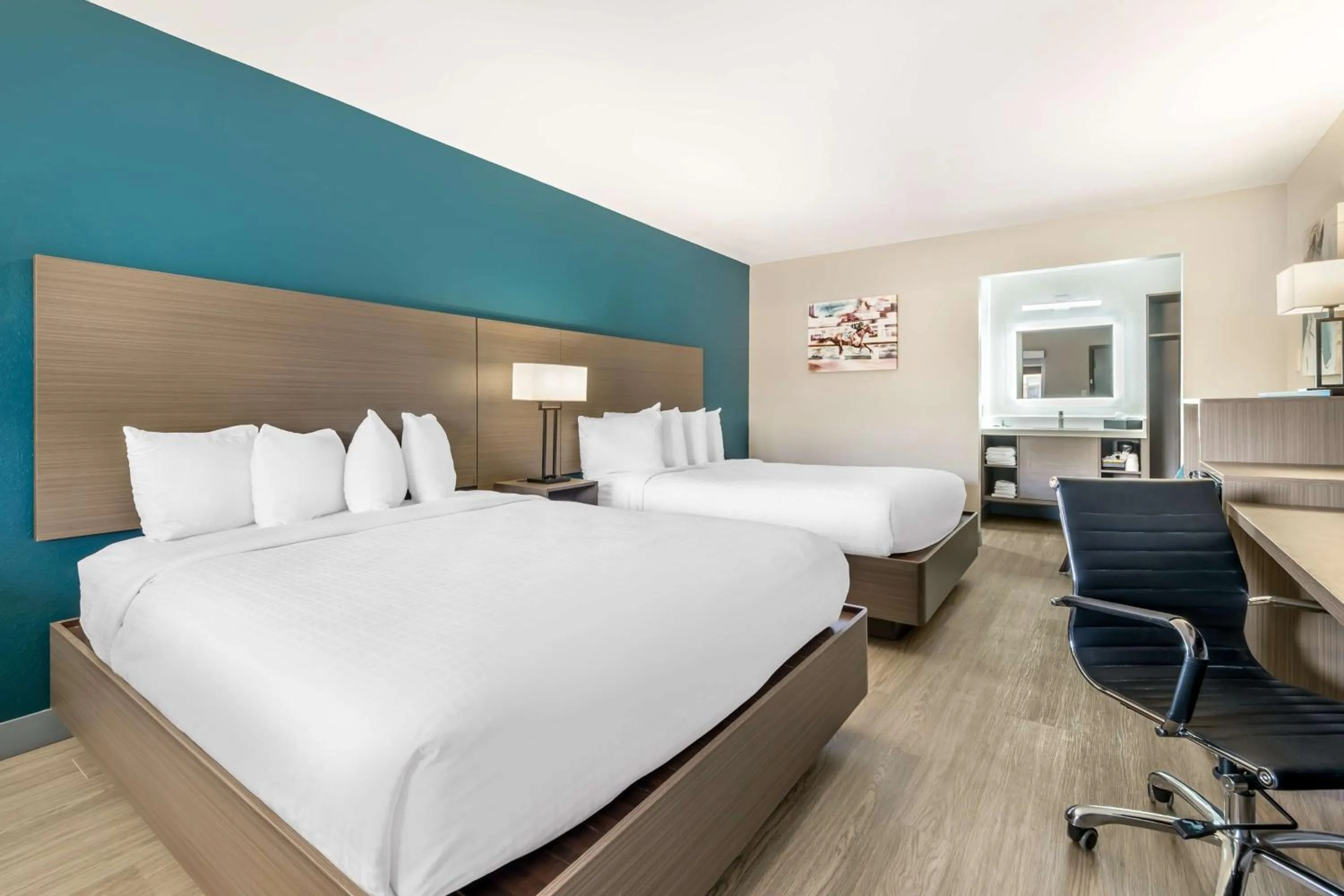 Queen Room with Two Queen Beds - Non-Smoking in Best Western Green Tree Inn