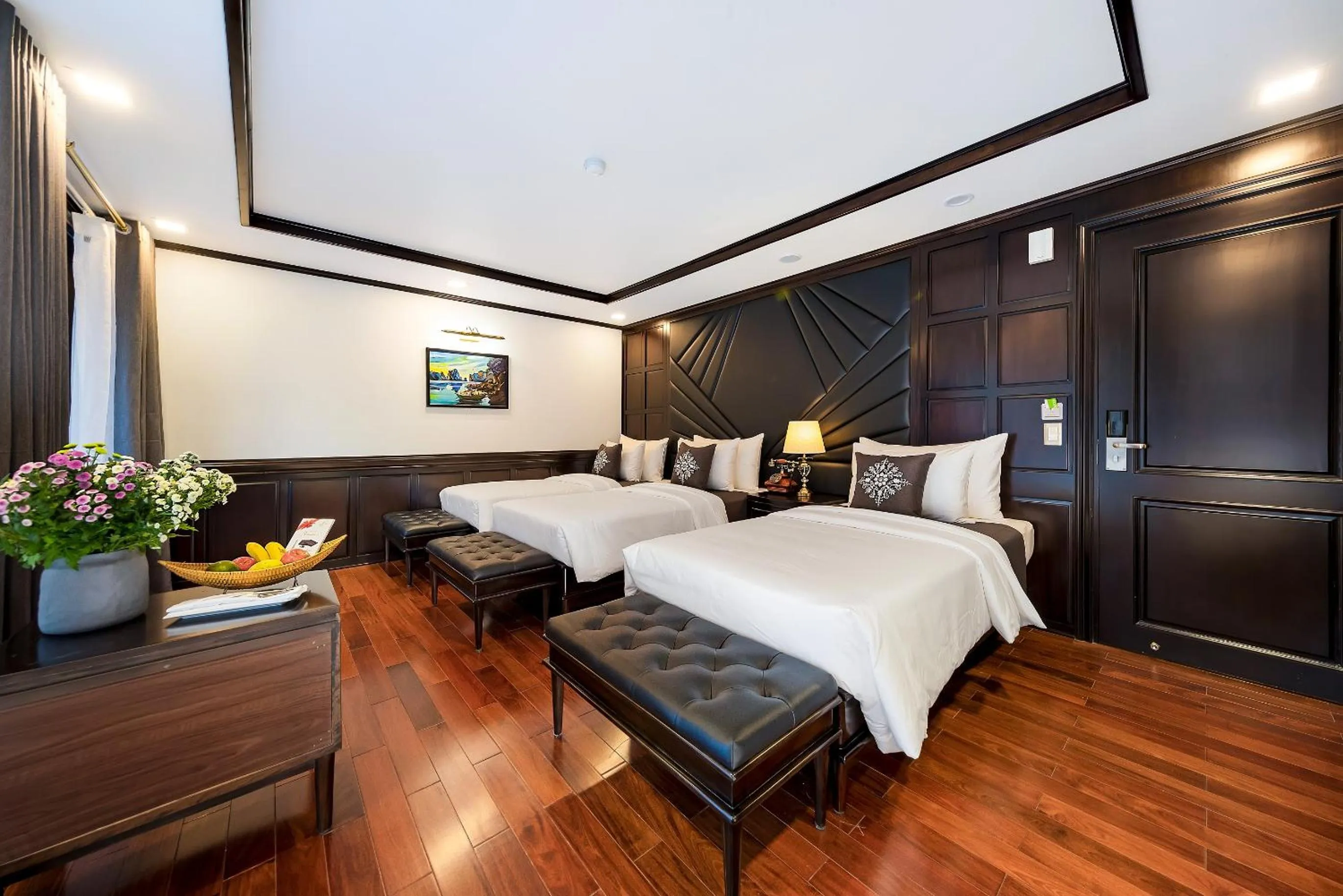 Queen Triple Private Balcony Free Whirlpool Bath  - 2 Days 1 Night in La Regina Legend Cruise