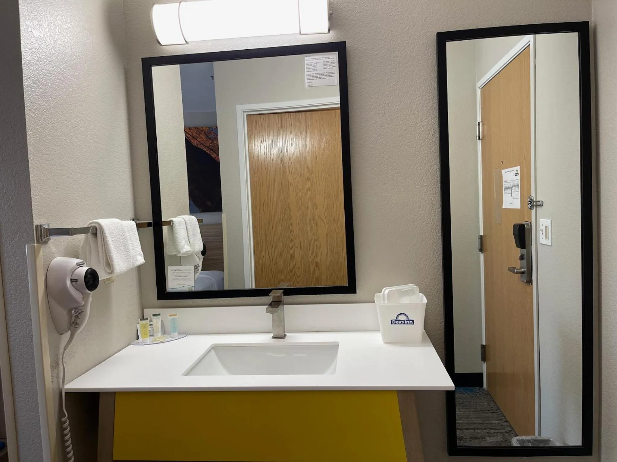 Queen Room with Two Queen Beds - Non-Smoking in Days Inn by Wyndham Imlay City