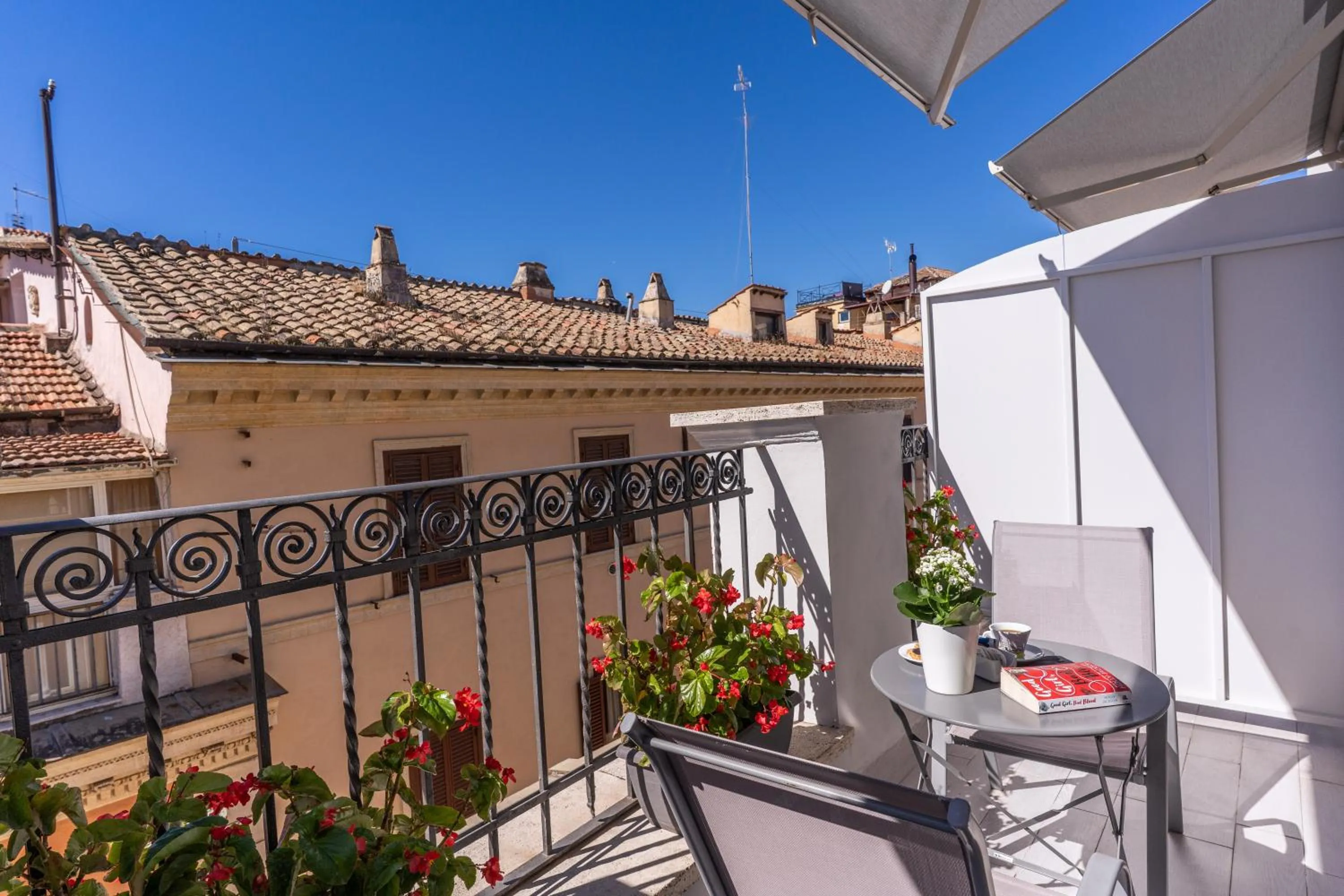 Deluxe Double Room with Balcony in Relais Trevi 95 Boutique Hotel