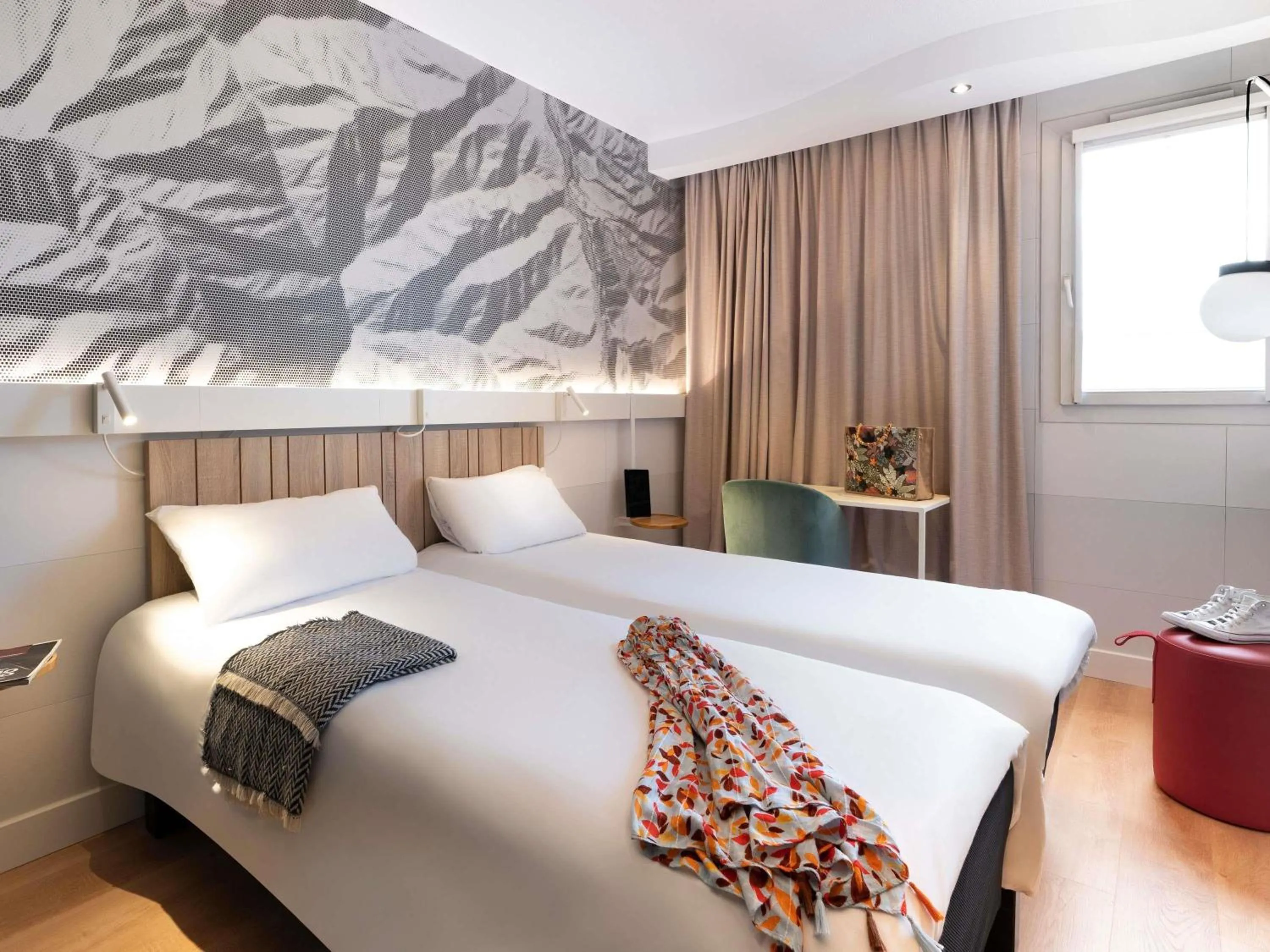 Standard Twin Room in ibis Macon Sud Crêches