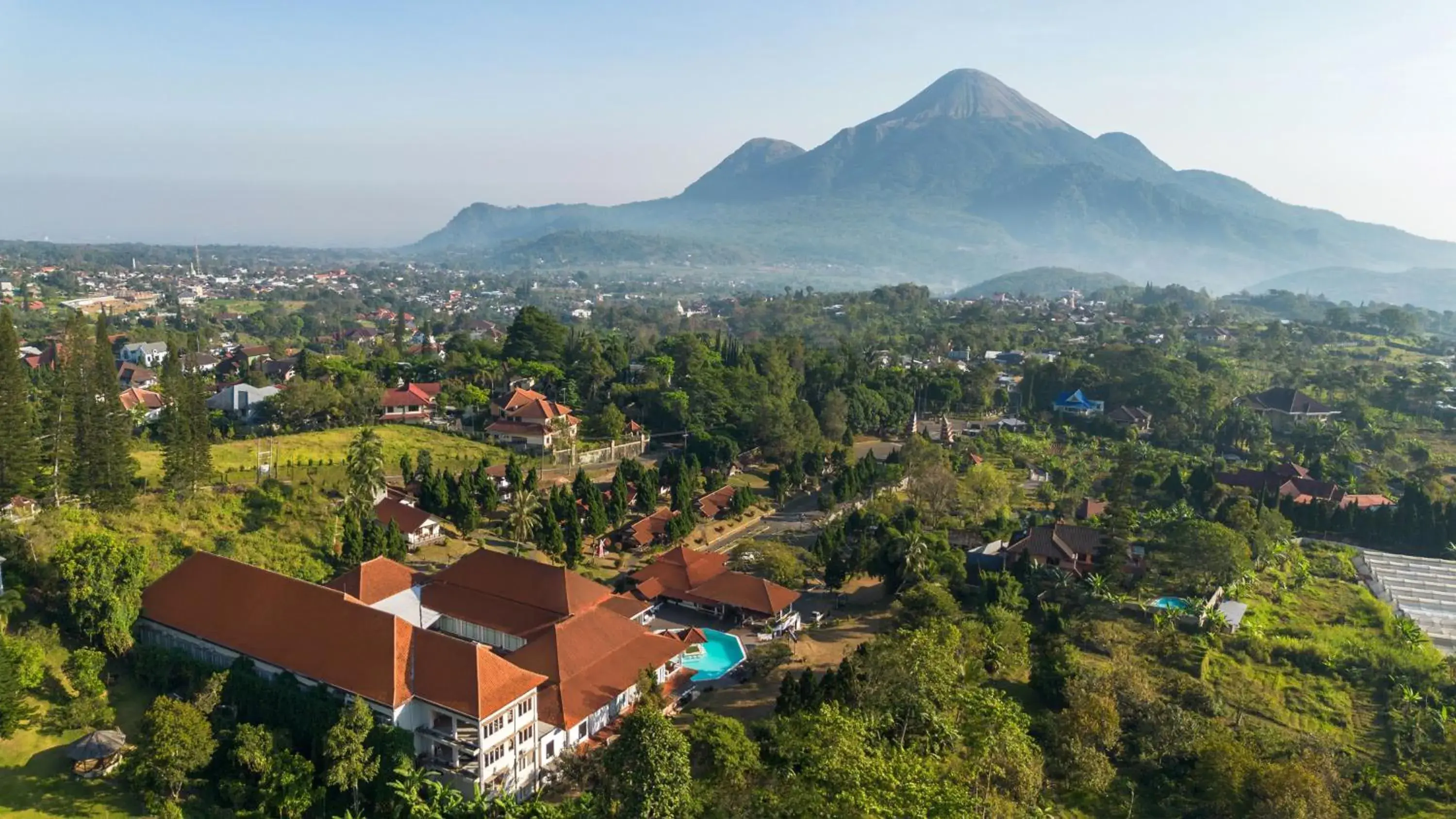 Royal Hotel and Villas Trawas Royal Hotel and Villas Trawas