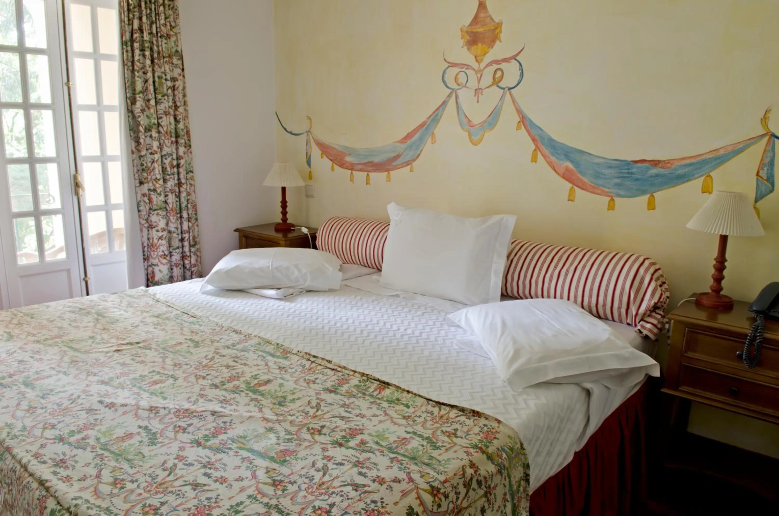 Romantic Offer - Double Room in Lawrences Hotel