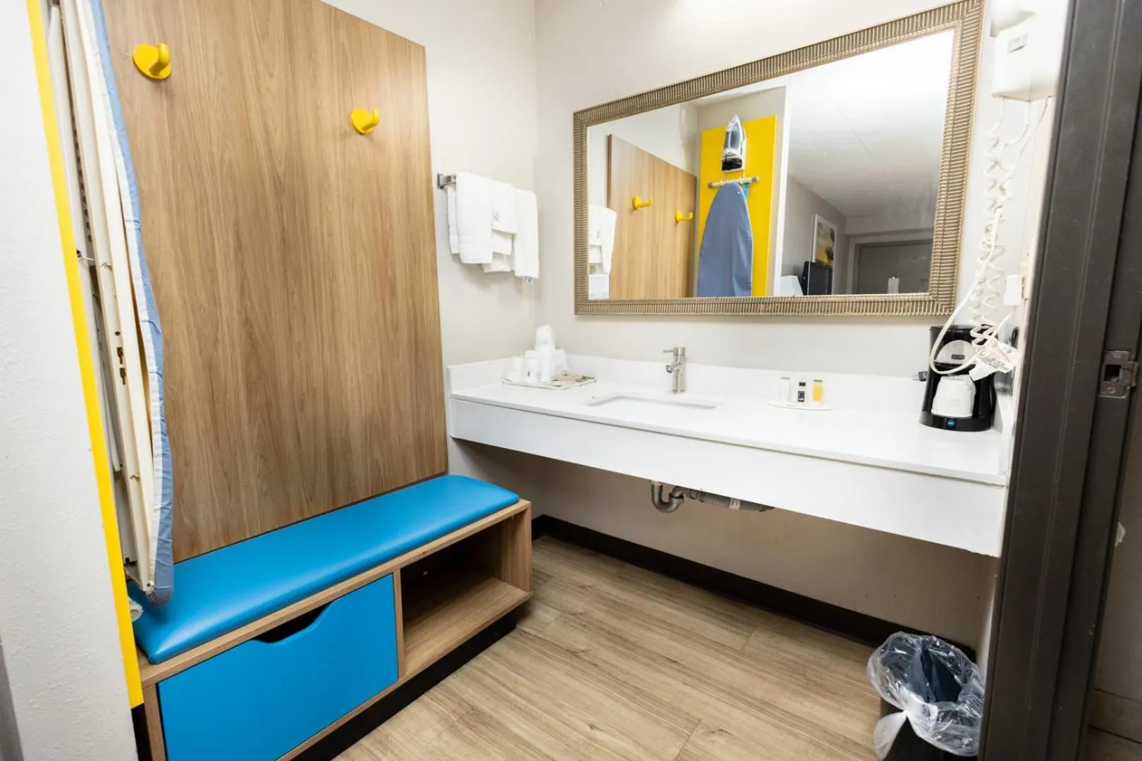 King Room - Smoking  in Days Inn by Wyndham Dayton Huber Heights Northeast