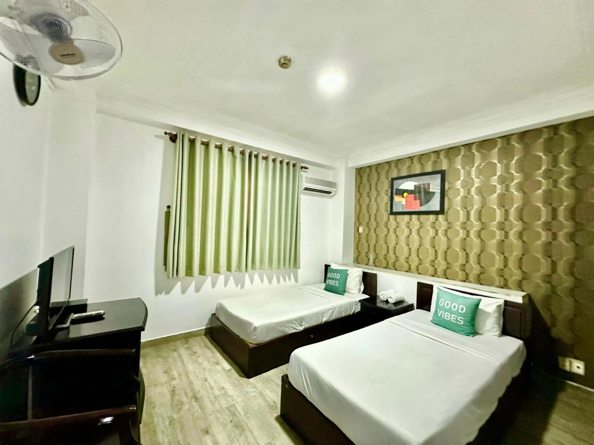 Deluxe Twin Room with Window in Anh Duy Hotel - Nguyễn Công Trứ The Bitexco Neighbour