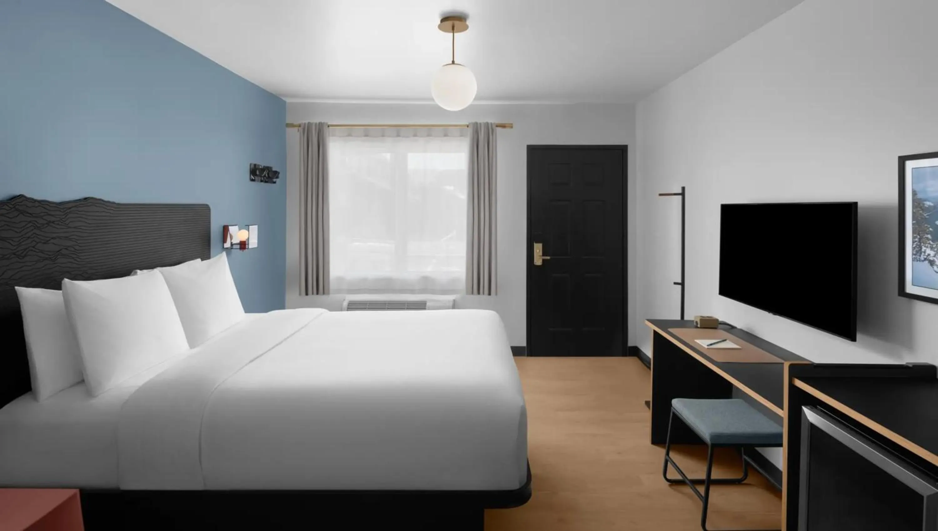 1 Queen Bed Accessible Non Smoking in evo Hotel Tahoe City