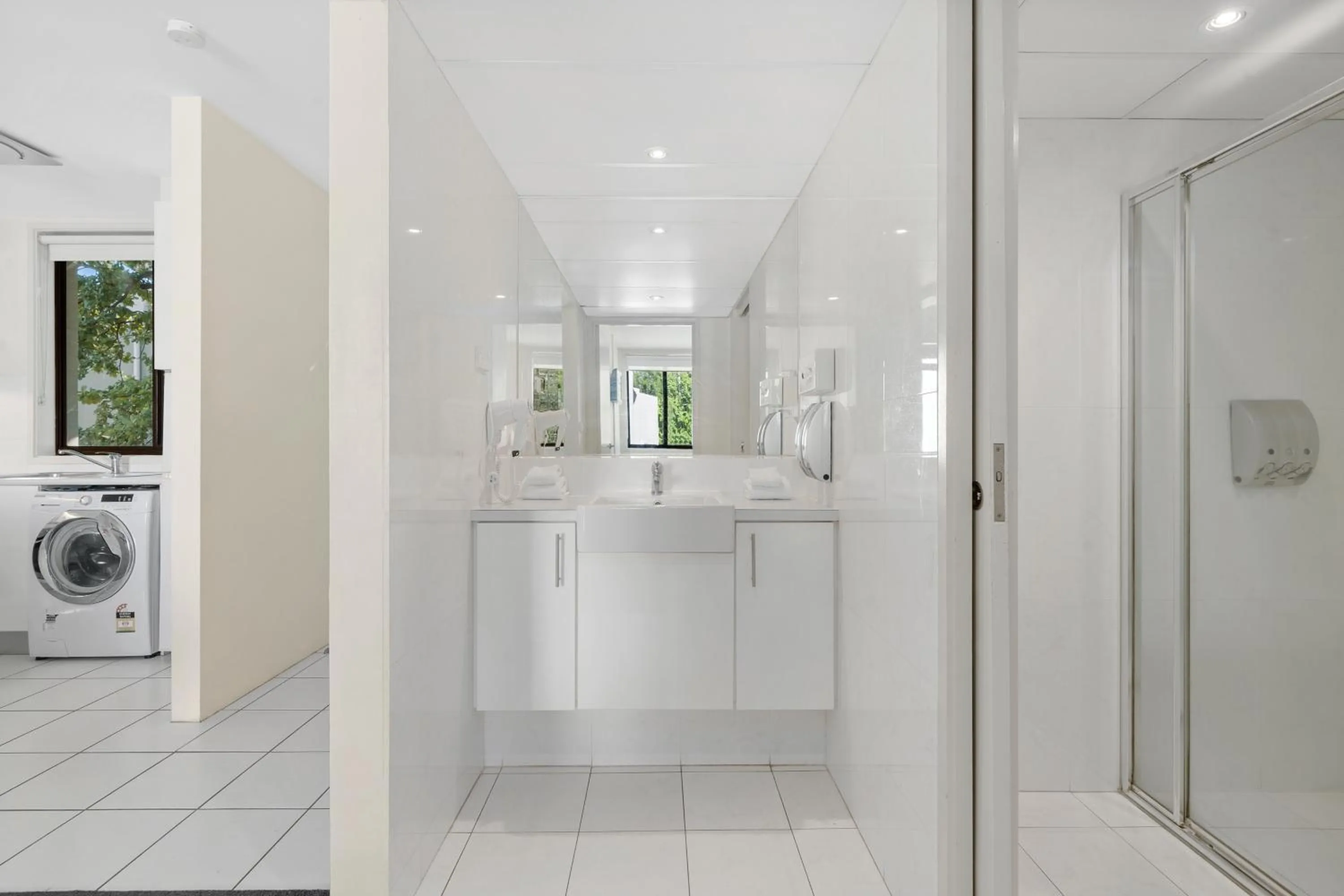 Two Bedroom Apartment Bath Tub in Manuka Park Serviced Apartments