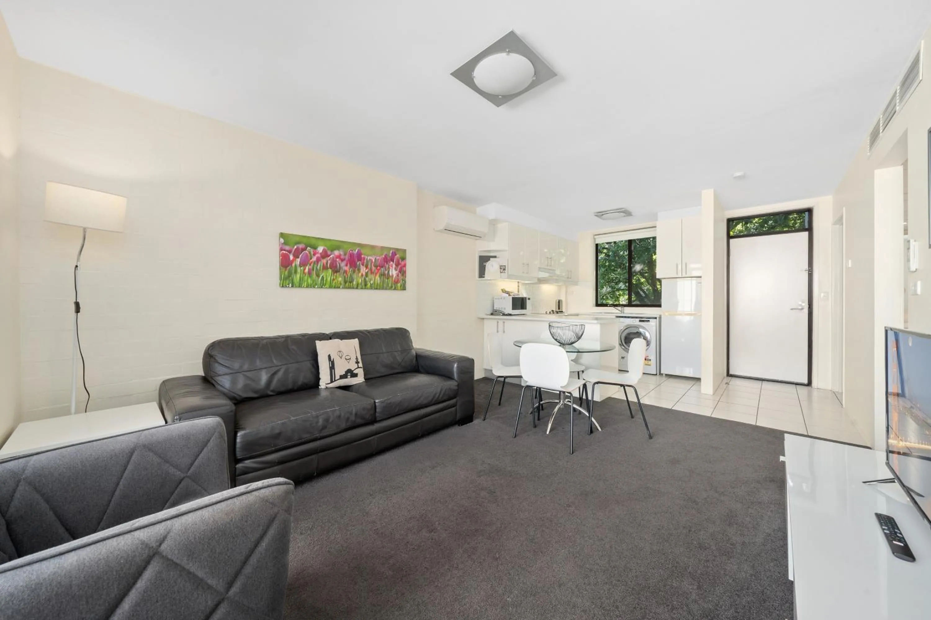 Two-Bedroom Apartment in Manuka Park Serviced Apartments