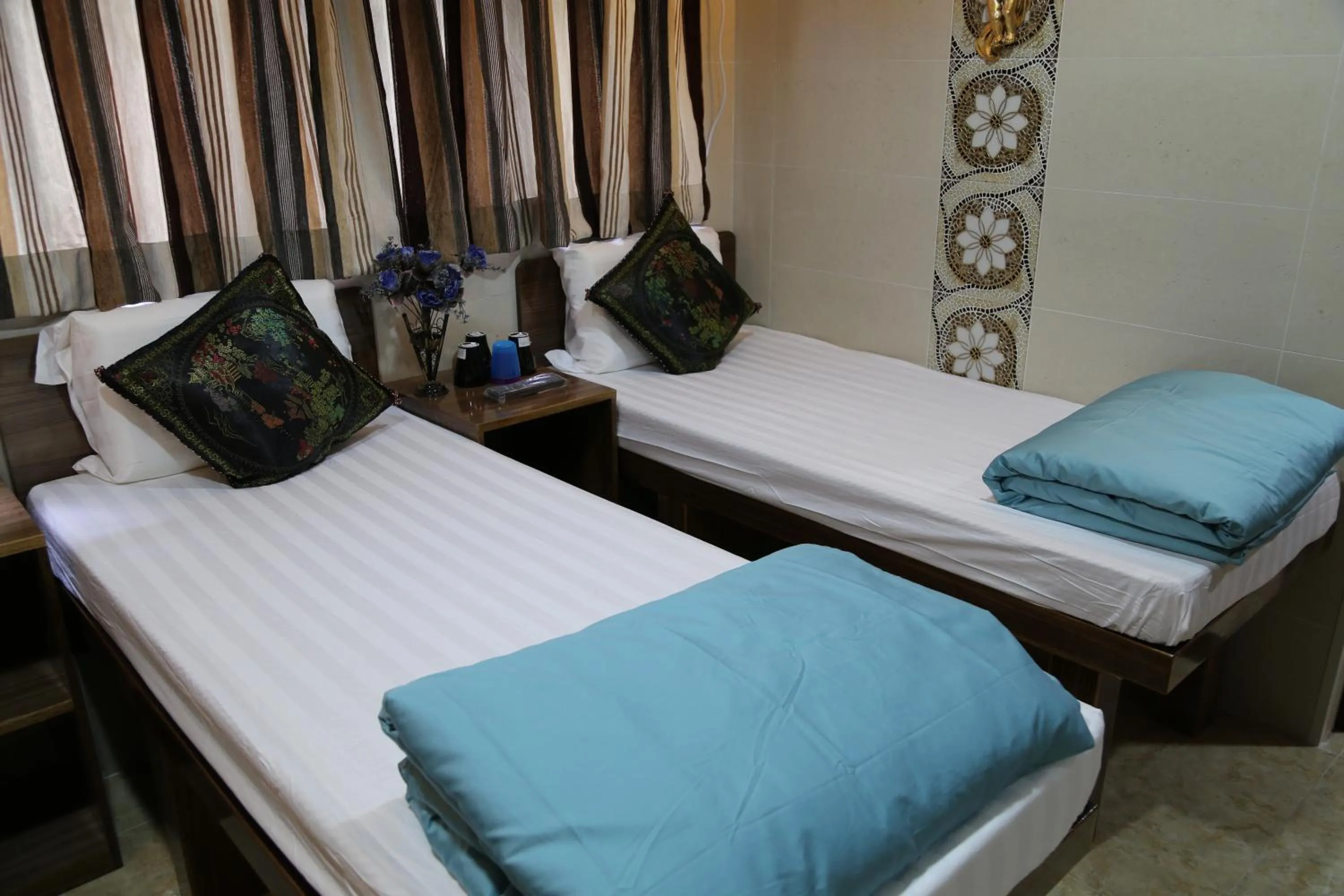 Twin Room in New Tokyo Hostel