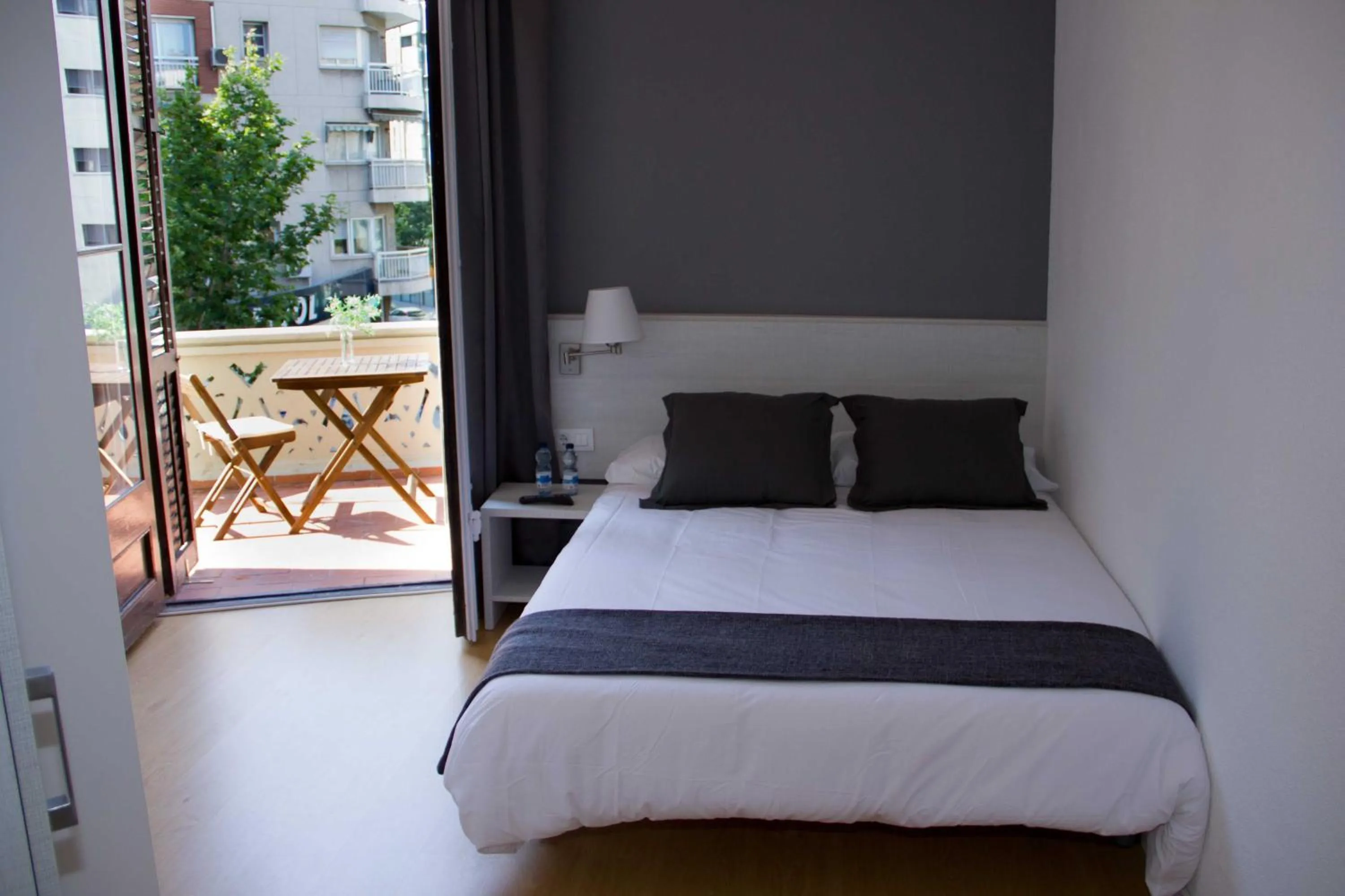 Double Room with Terrace in Hostalin Barcelona Diputacion