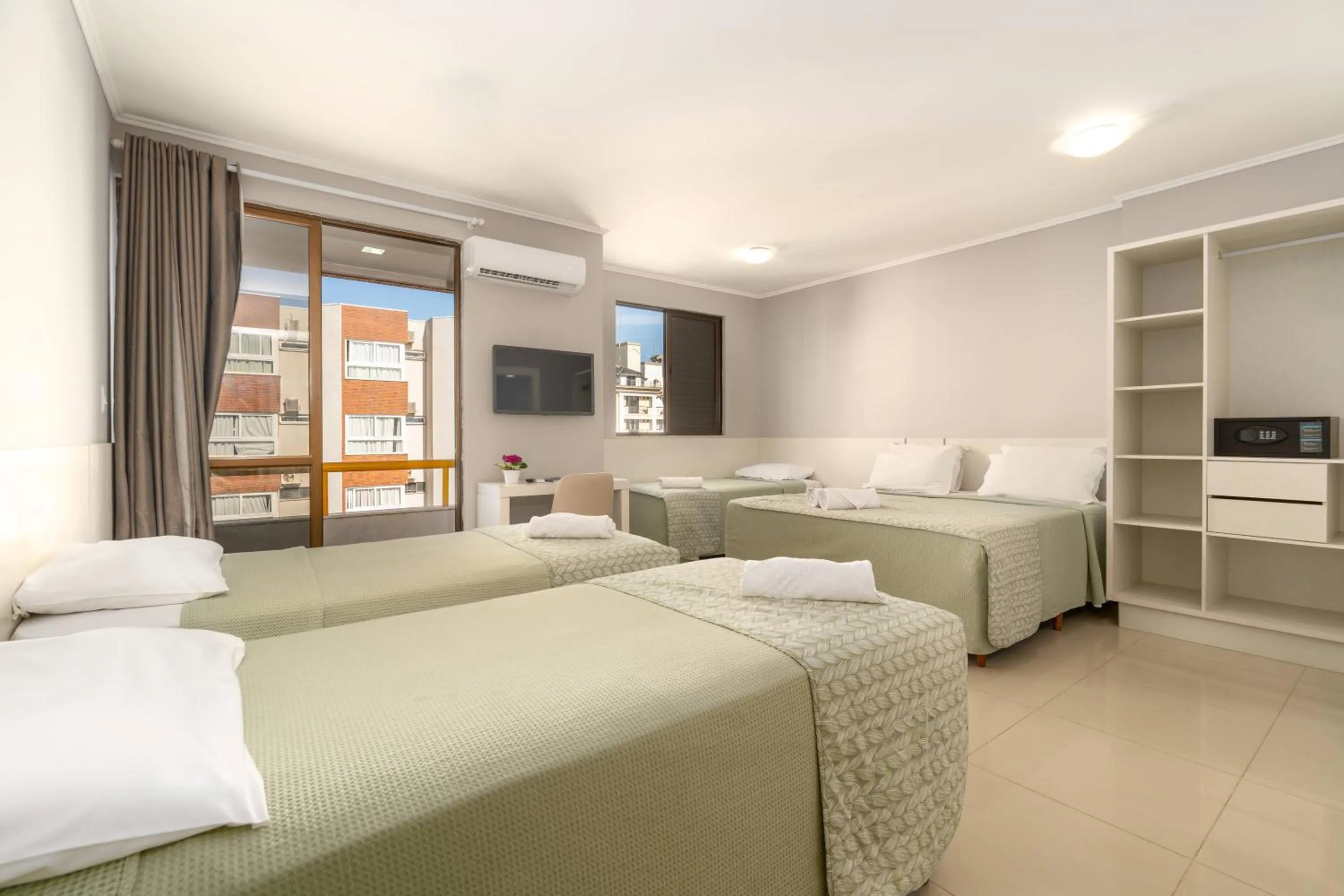 Family Room in Boulevard Beach Canasvieiras Hotel