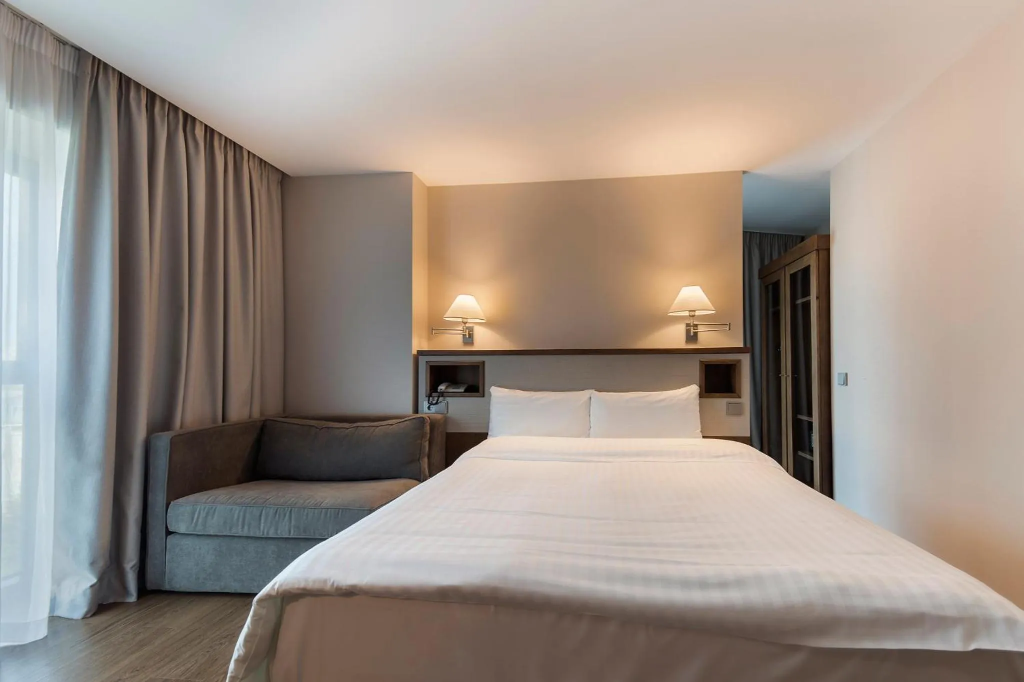 Superior Double Room in Hotel CH Bucharest