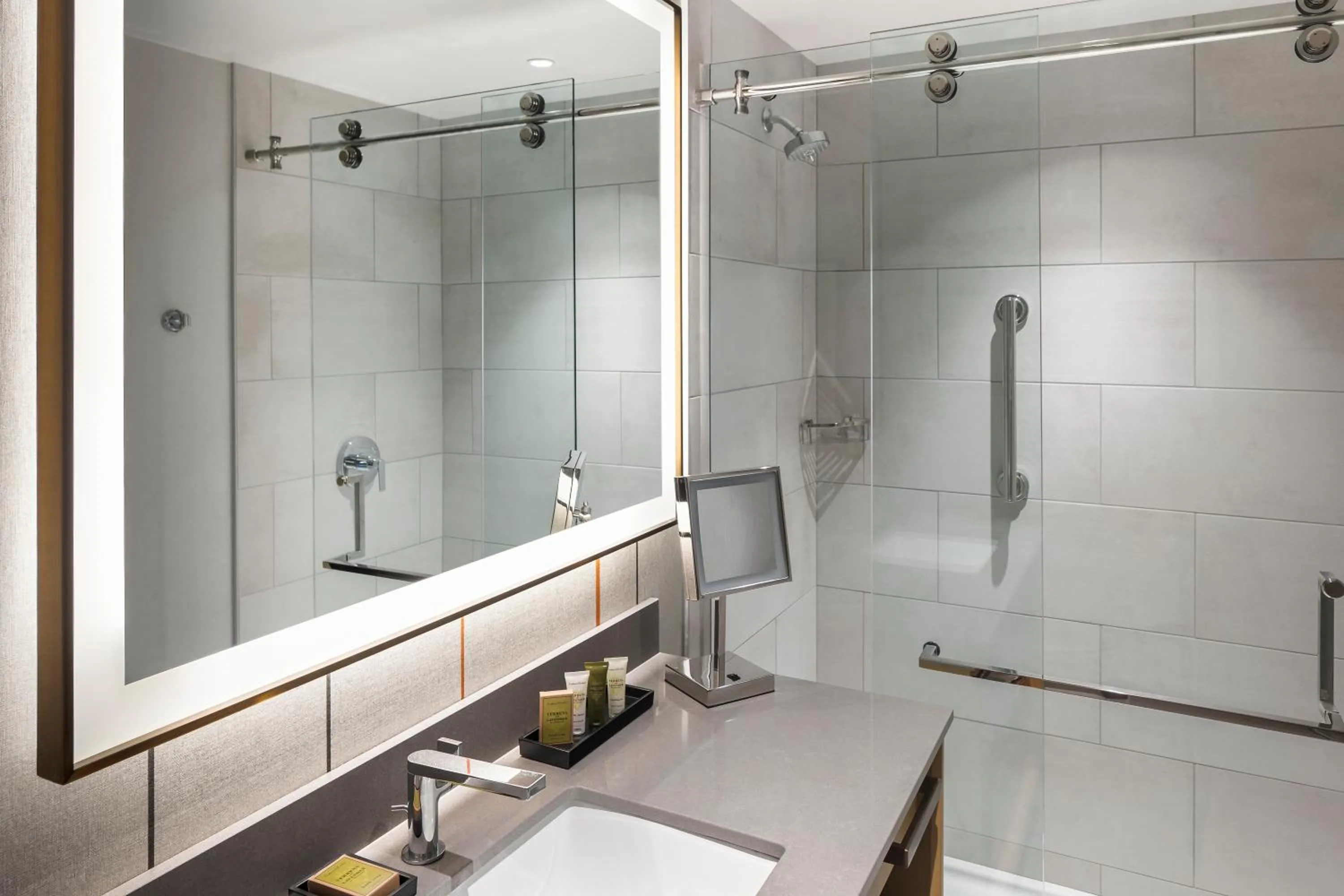 Corner Queen Room with Two Queen Beds in Hilton Columbus Downtown