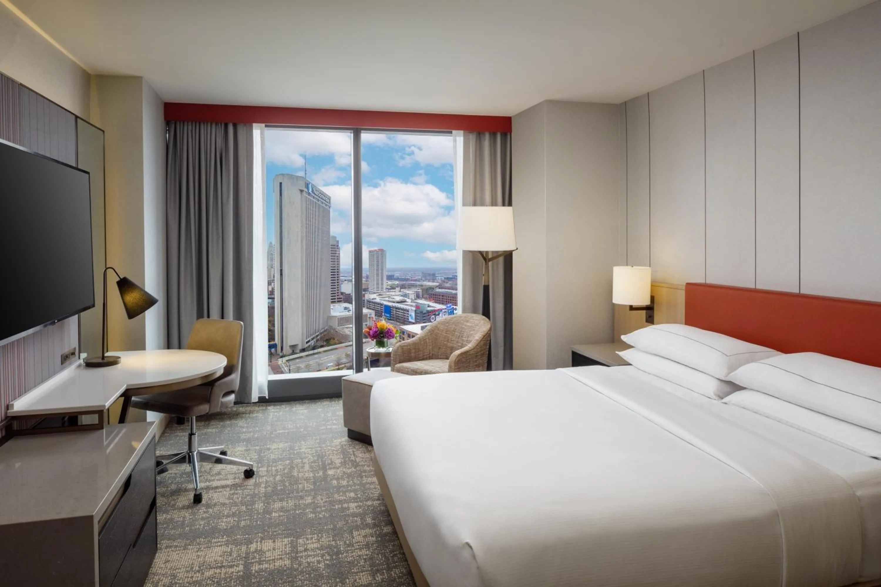 King Room with View - Hearing Accessible in Hilton Columbus Downtown