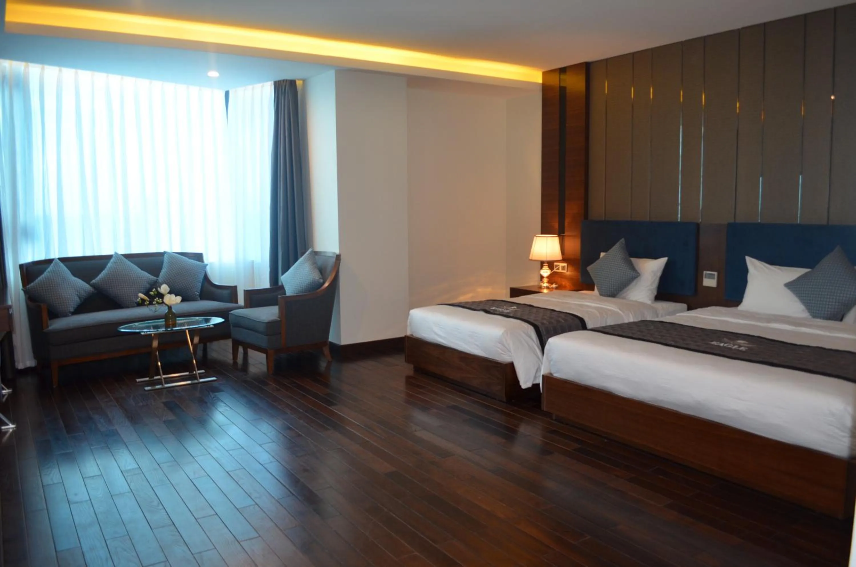 Two-Bedroom Suite in Eagle Hotel