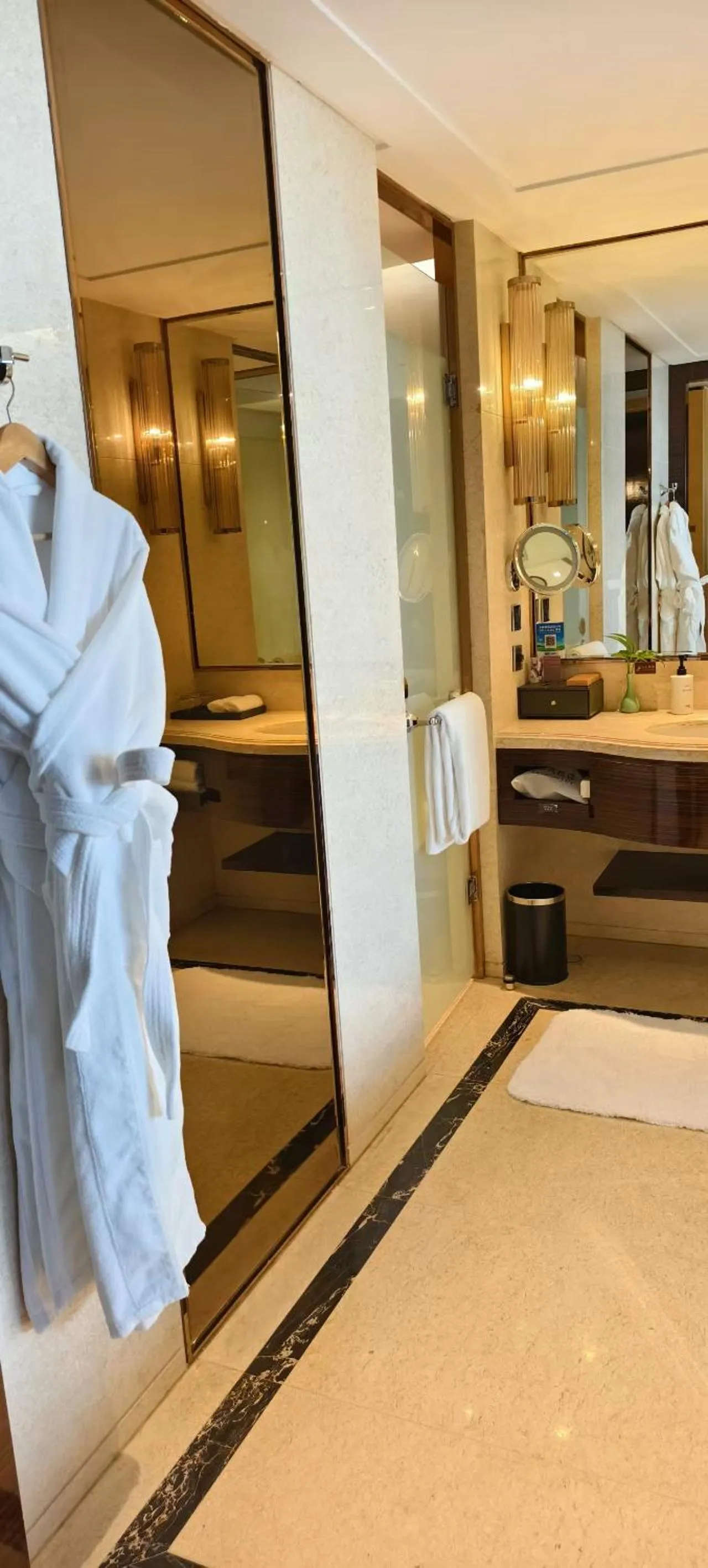 Premium King Room - Club Lounge Access in InterContinental Shijiazhuang by IHG