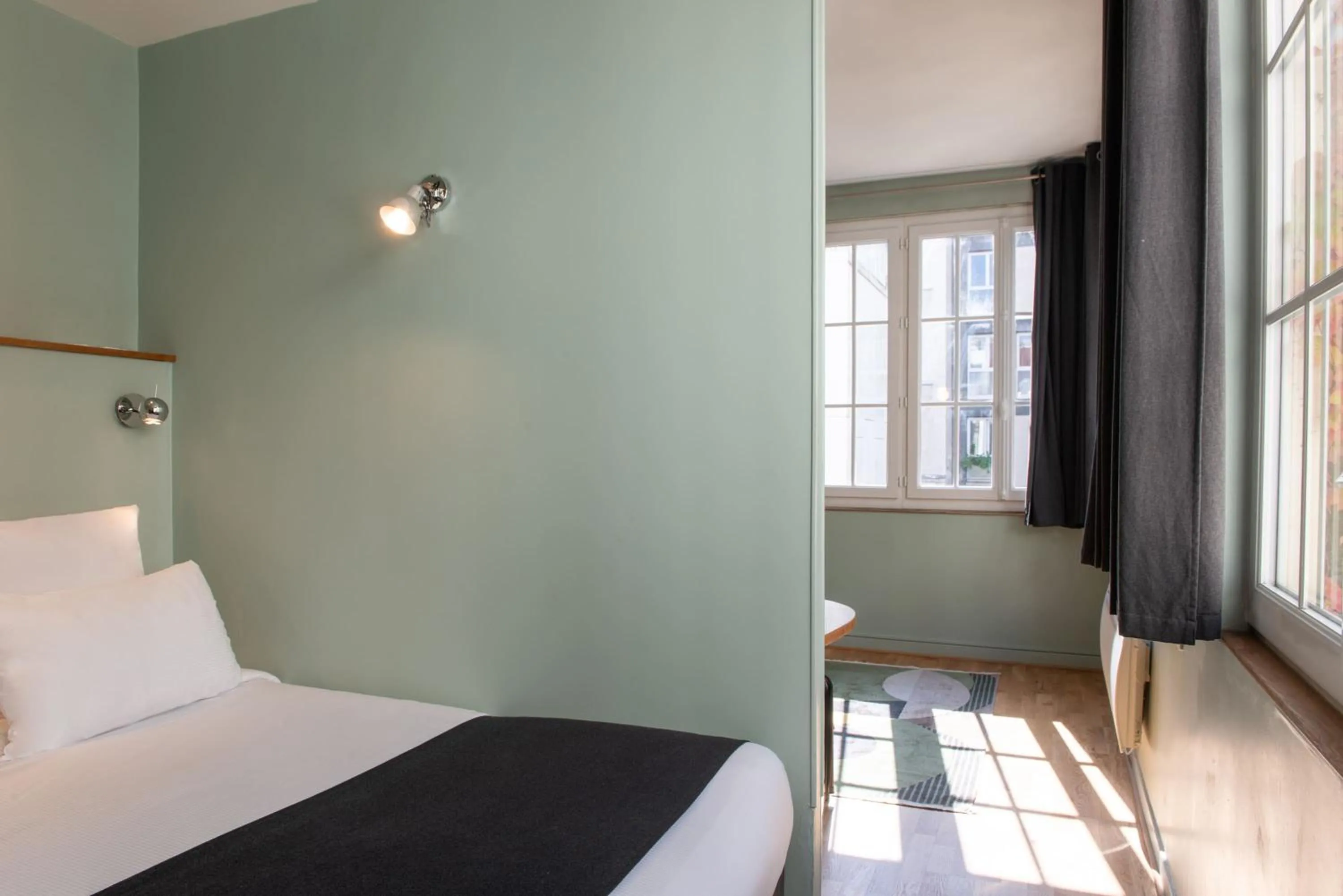 One-Bedroom Suite in Hôtel Helzear Montparnasse