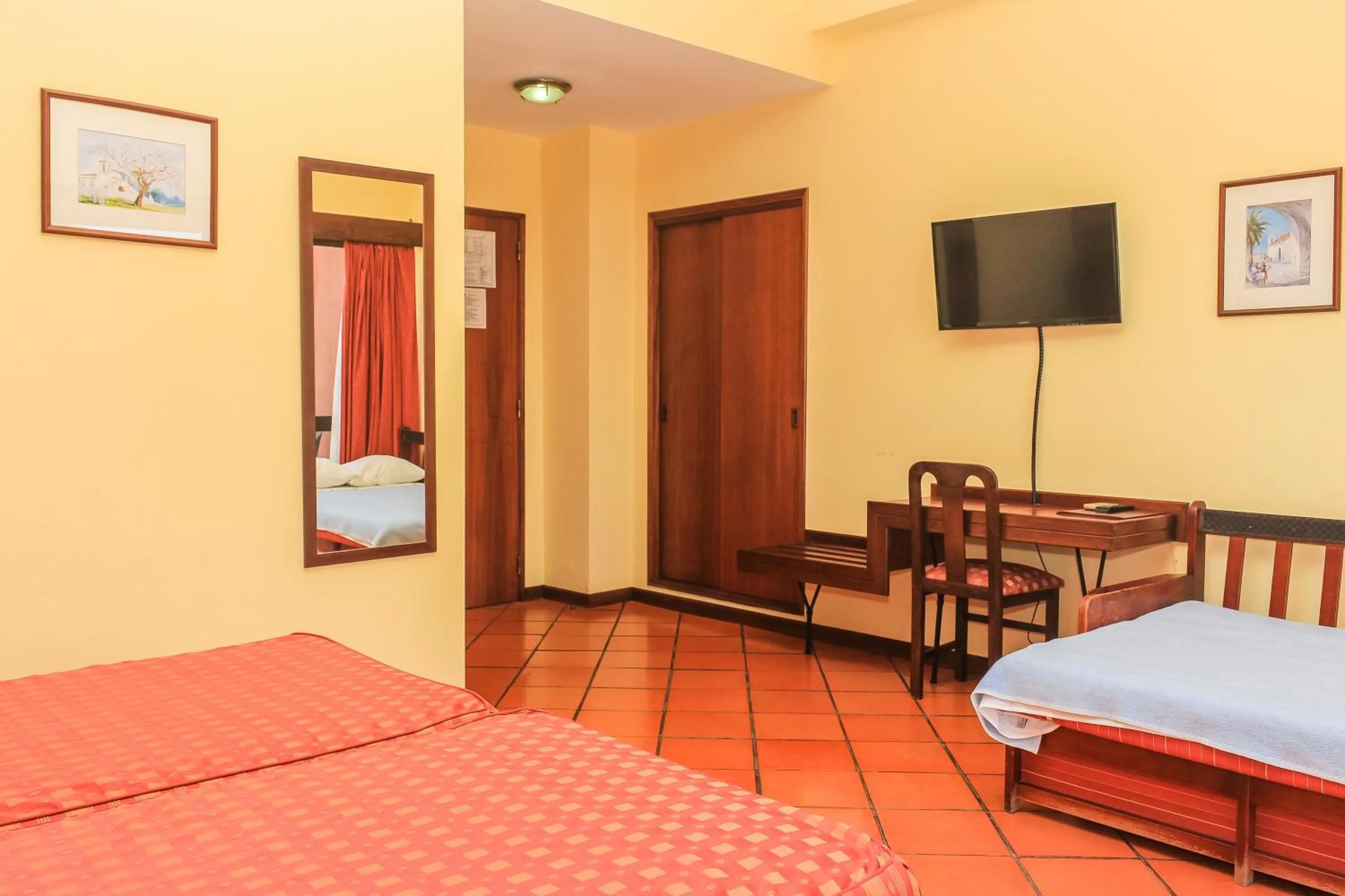 Triple Room in Hotel Colina Dos Mouros