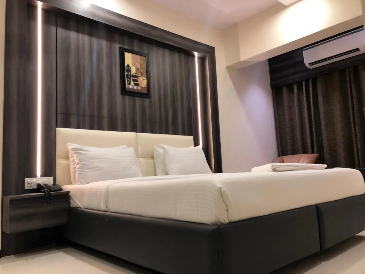 Double Room - single occupancy in Hotel Avon Ruby Dadar