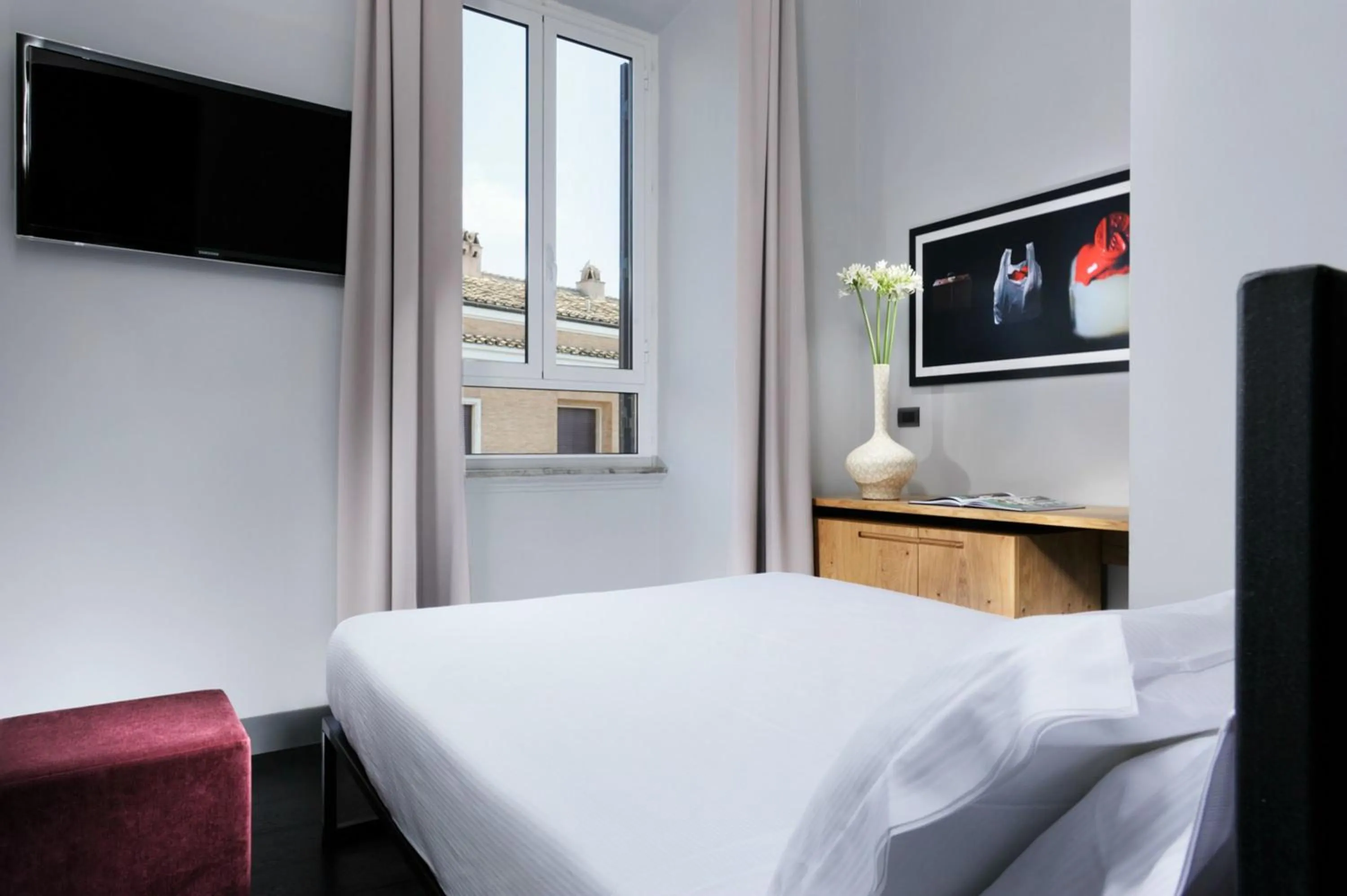 Deluxe Double Room with Small Double Bed  in Suite Art Navona