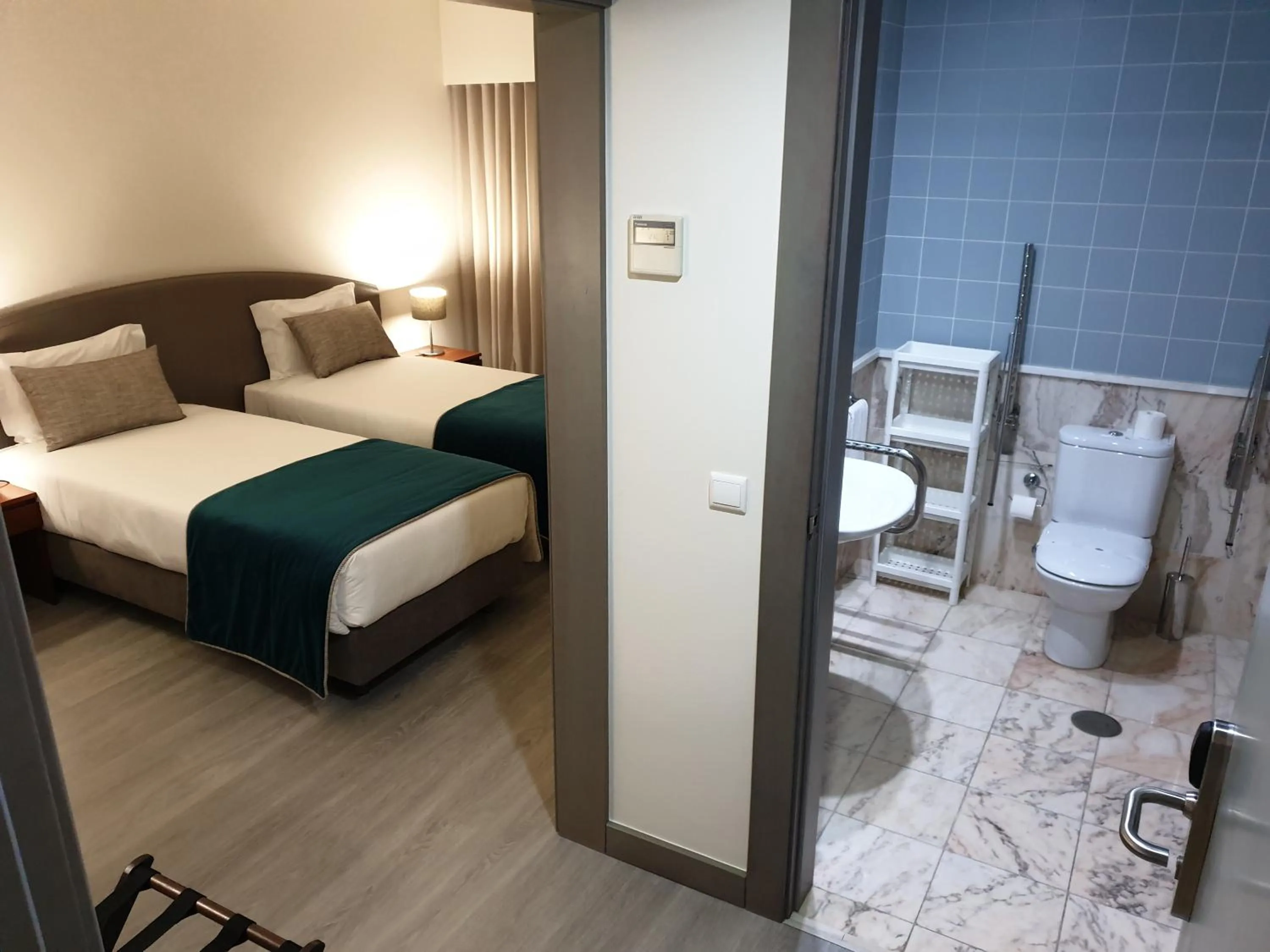 Double or Twin Room - Disability Access in Apulia Praia Hotel