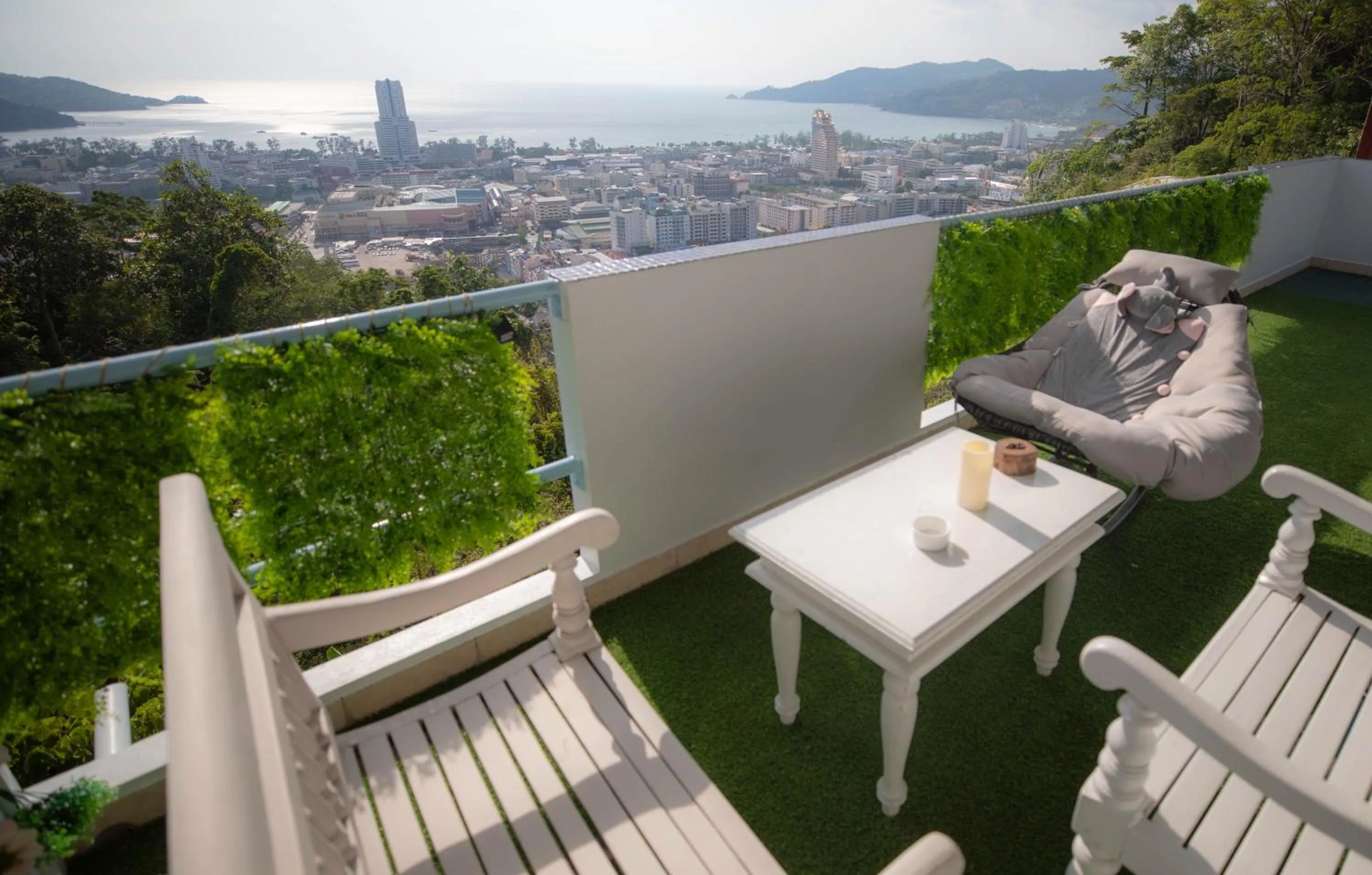 Deluxe Suite with Sea View in Baan Suan Villa 1