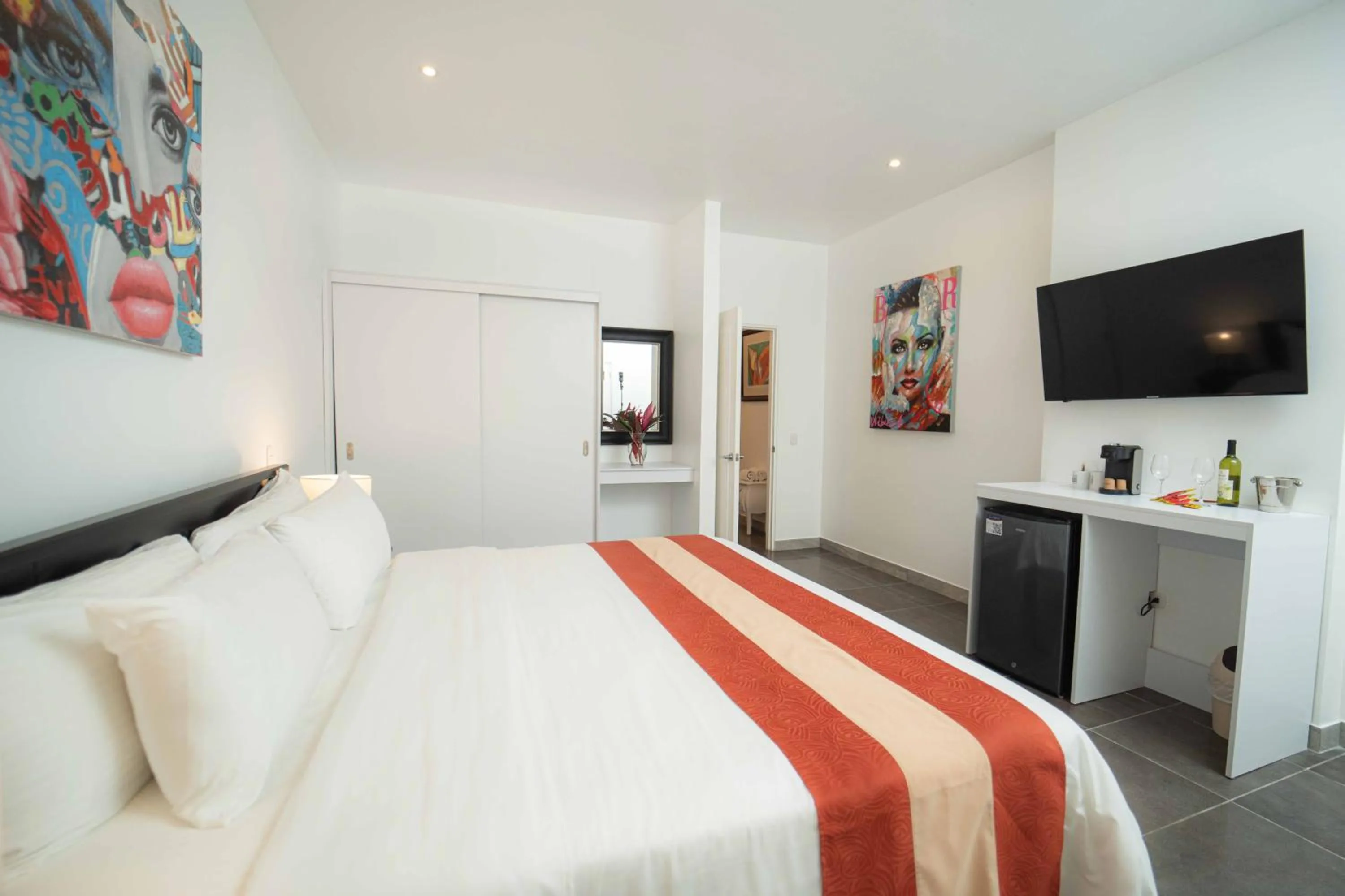 Jungle Room with Shared Pool in Shana by the Beach Manuel Antonio