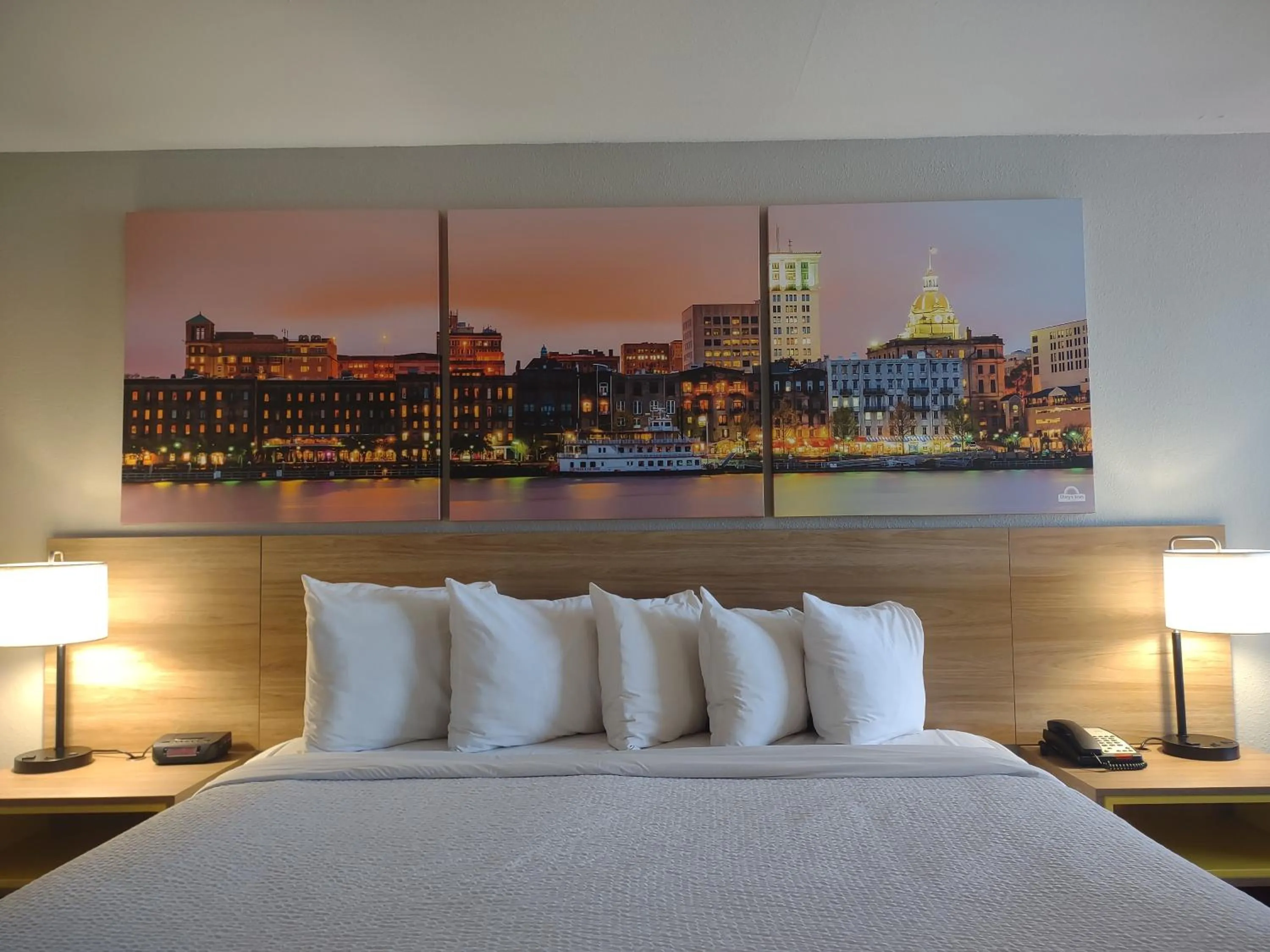 King Room - Disability Access/Non-Smoking in Days Inn by Wyndham Lonoke