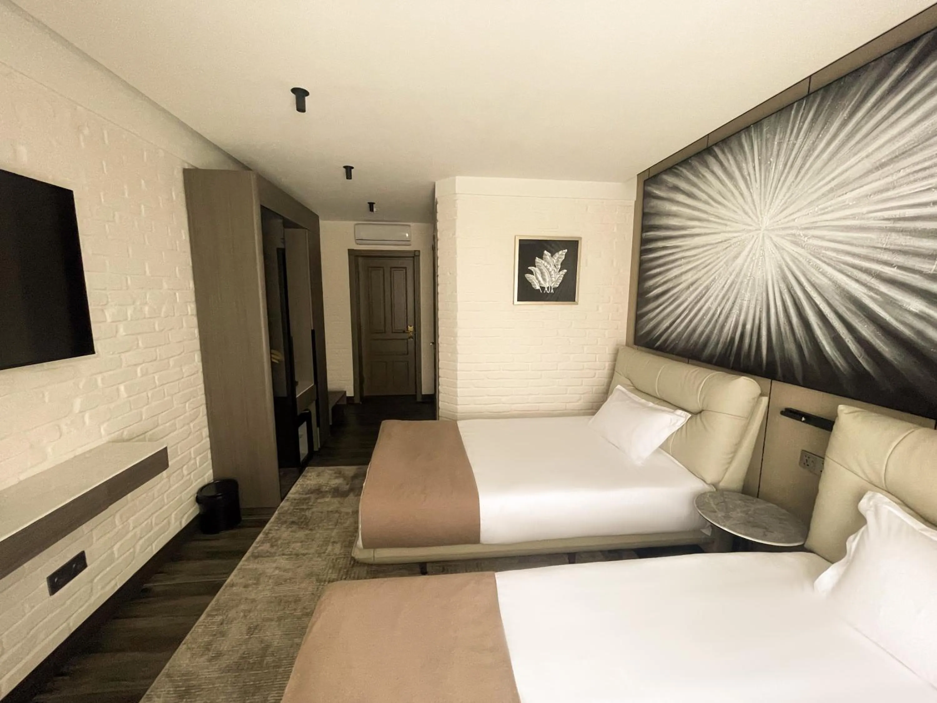 Twin Room with Shower - single occupancy in HL 309 Hotel