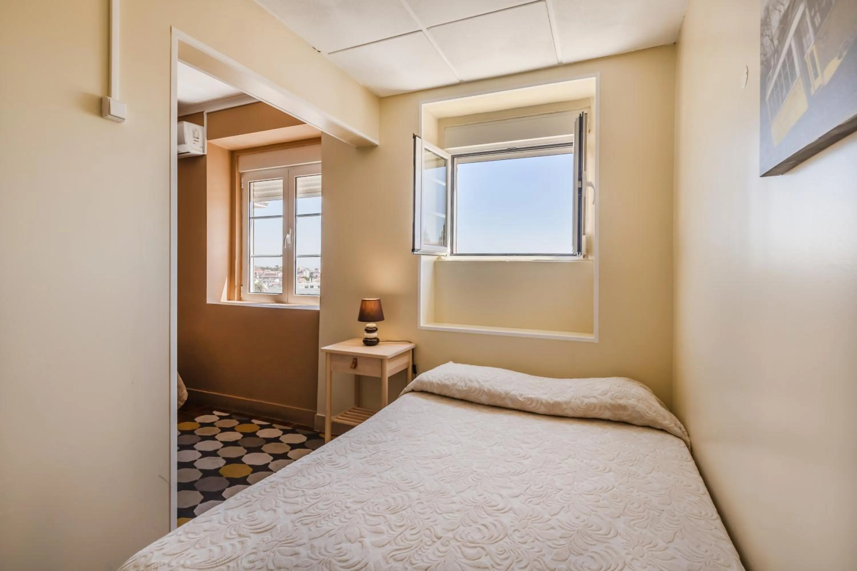 Triple Room in V Dinastia